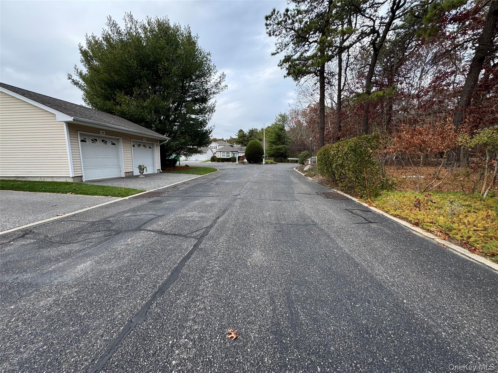 Condo Aerie Suffolk County, NY 11942, MLS-938602-21