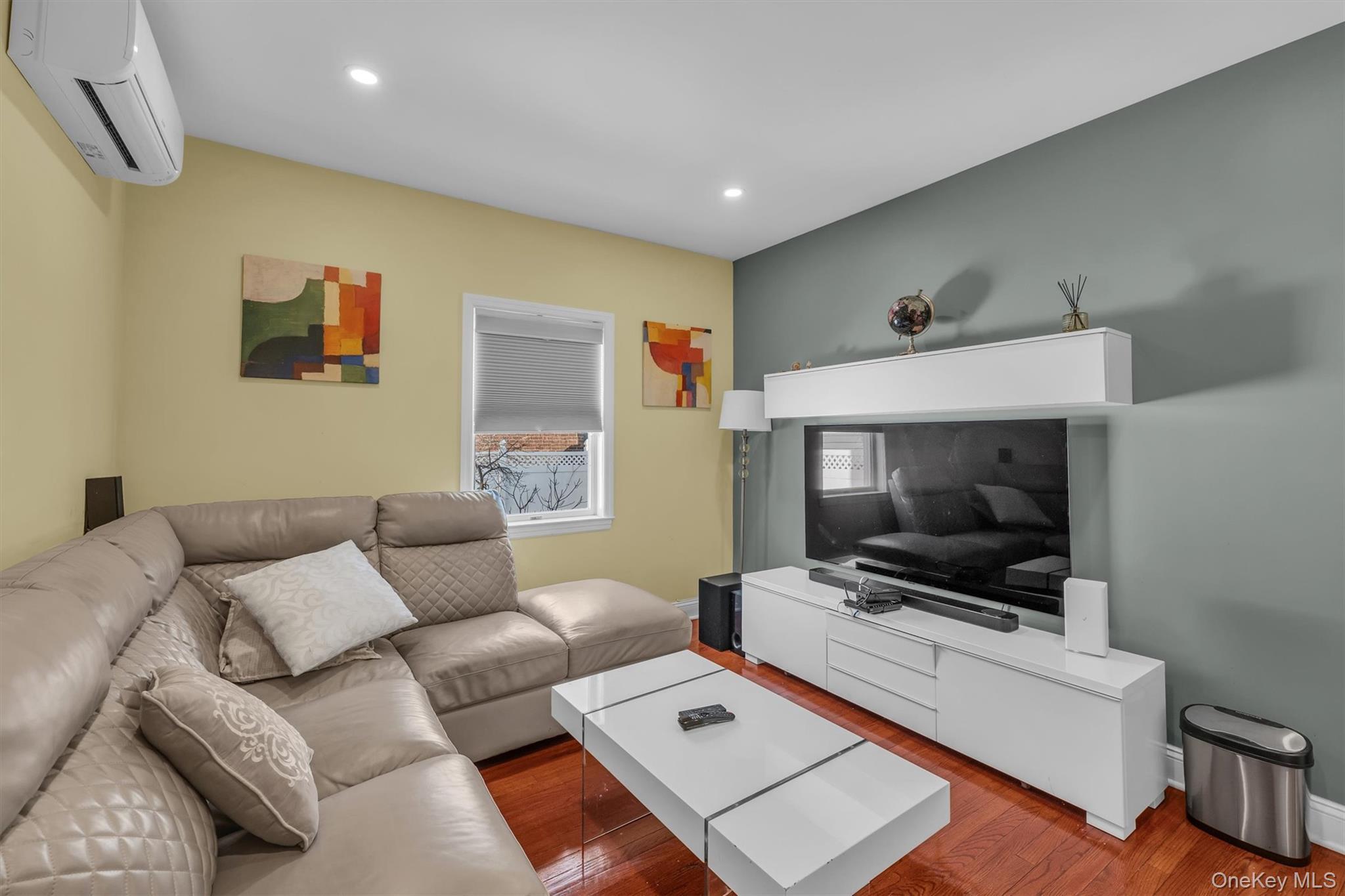 Single Family Liberty Nassau County, NY 11580, MLS-938633-9