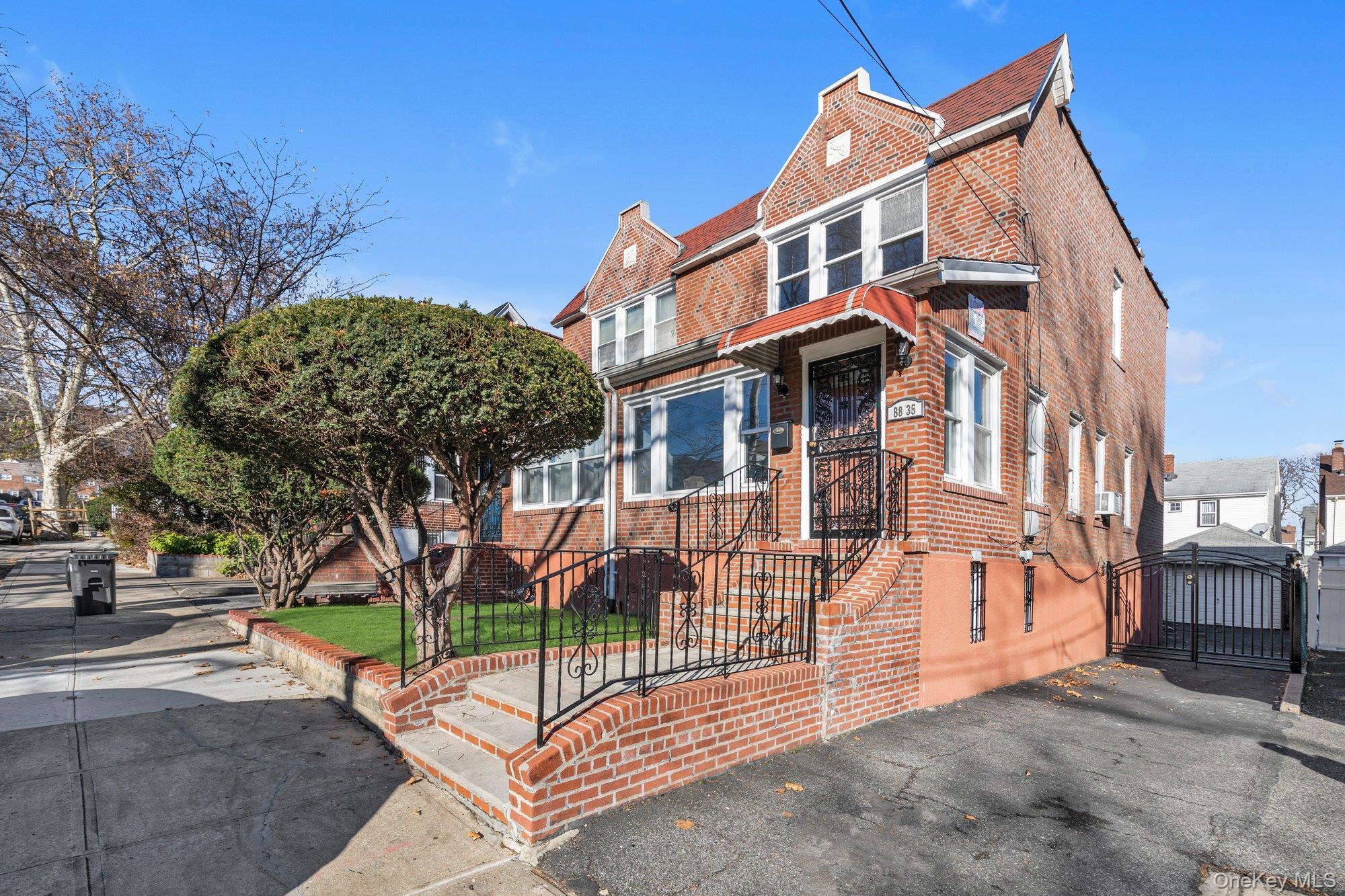 Single Family Vanderveer  Queens, NY 11427, MLS-938642-2