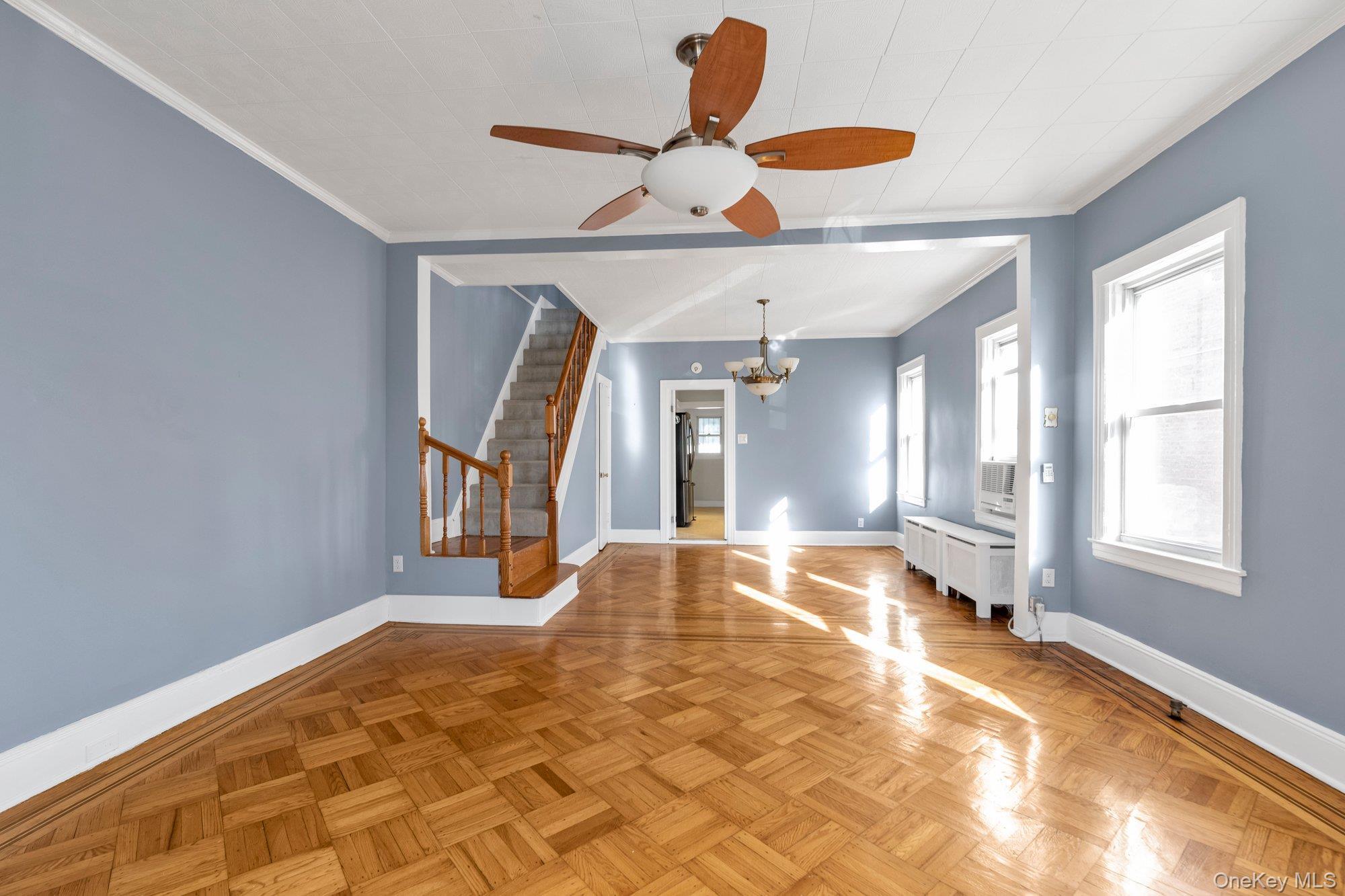 Single Family Vanderveer  Queens, NY 11427, MLS-938642-4