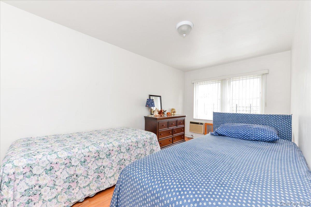 Single Family 39 Queens, NY 11358, MLS-938650-10