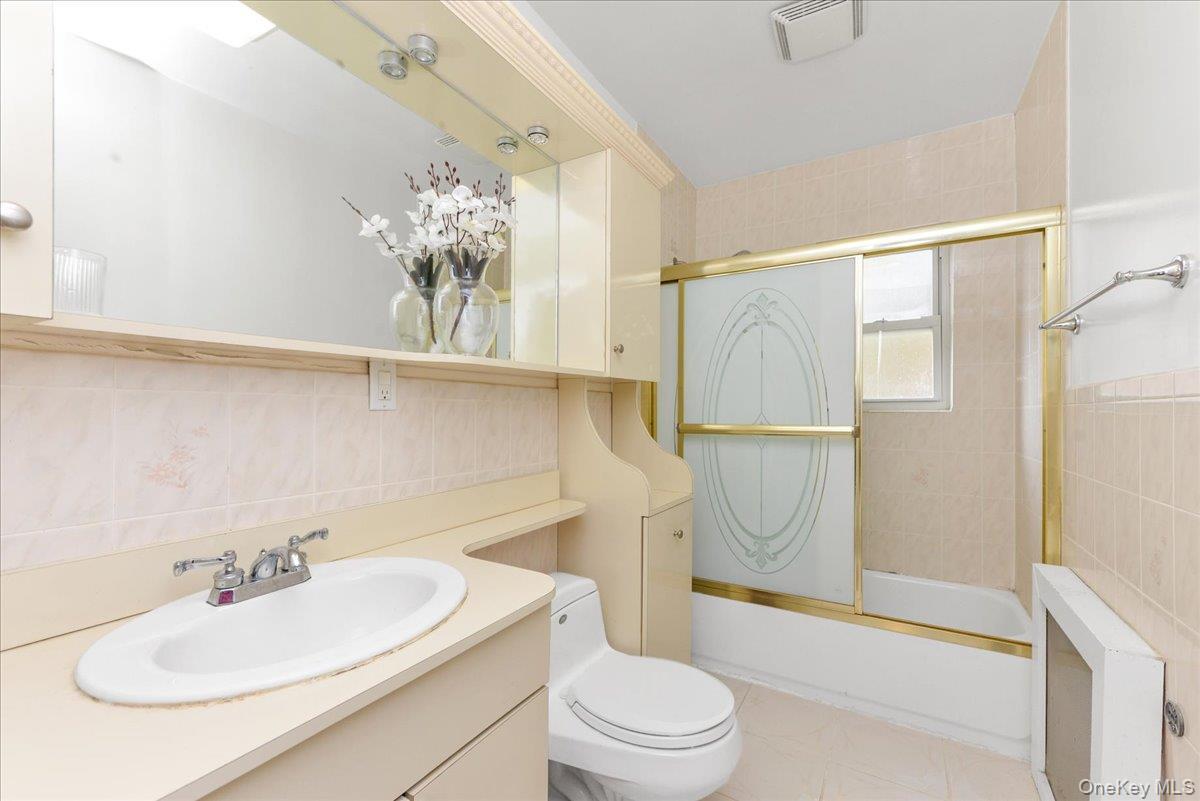 Single Family 39 Queens, NY 11358, MLS-938650-11