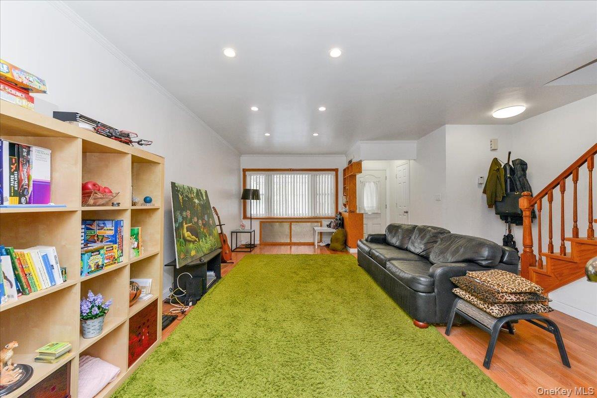 Single Family 39 Queens, NY 11358, MLS-938650-3