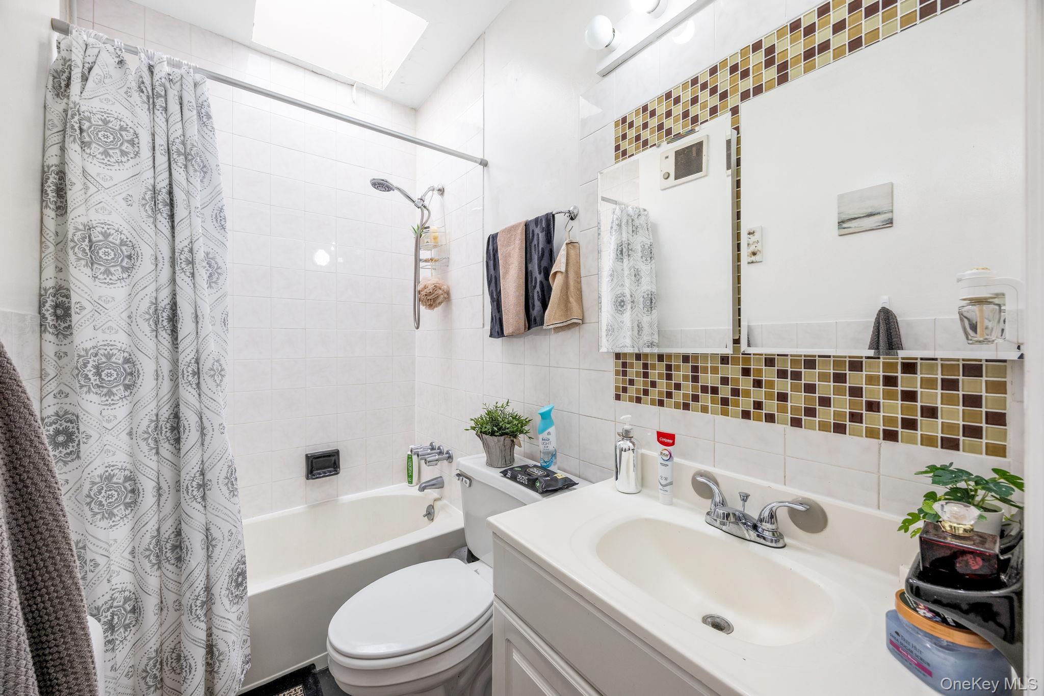 Single Family N 8th St  Brooklyn, NY 11211, MLS-938652-23