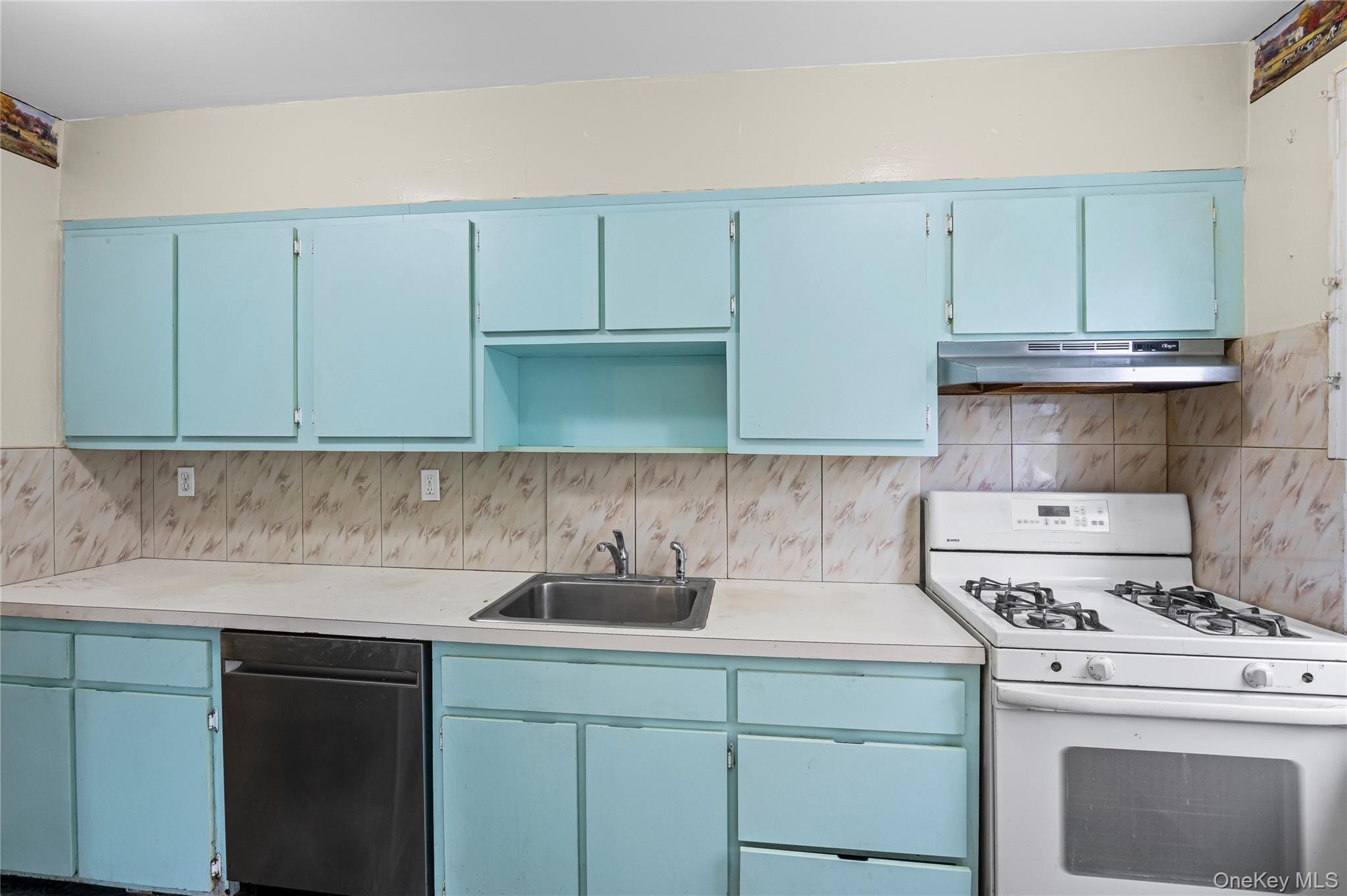 Single Family Groton Queens, NY 11375, MLS-938661-12