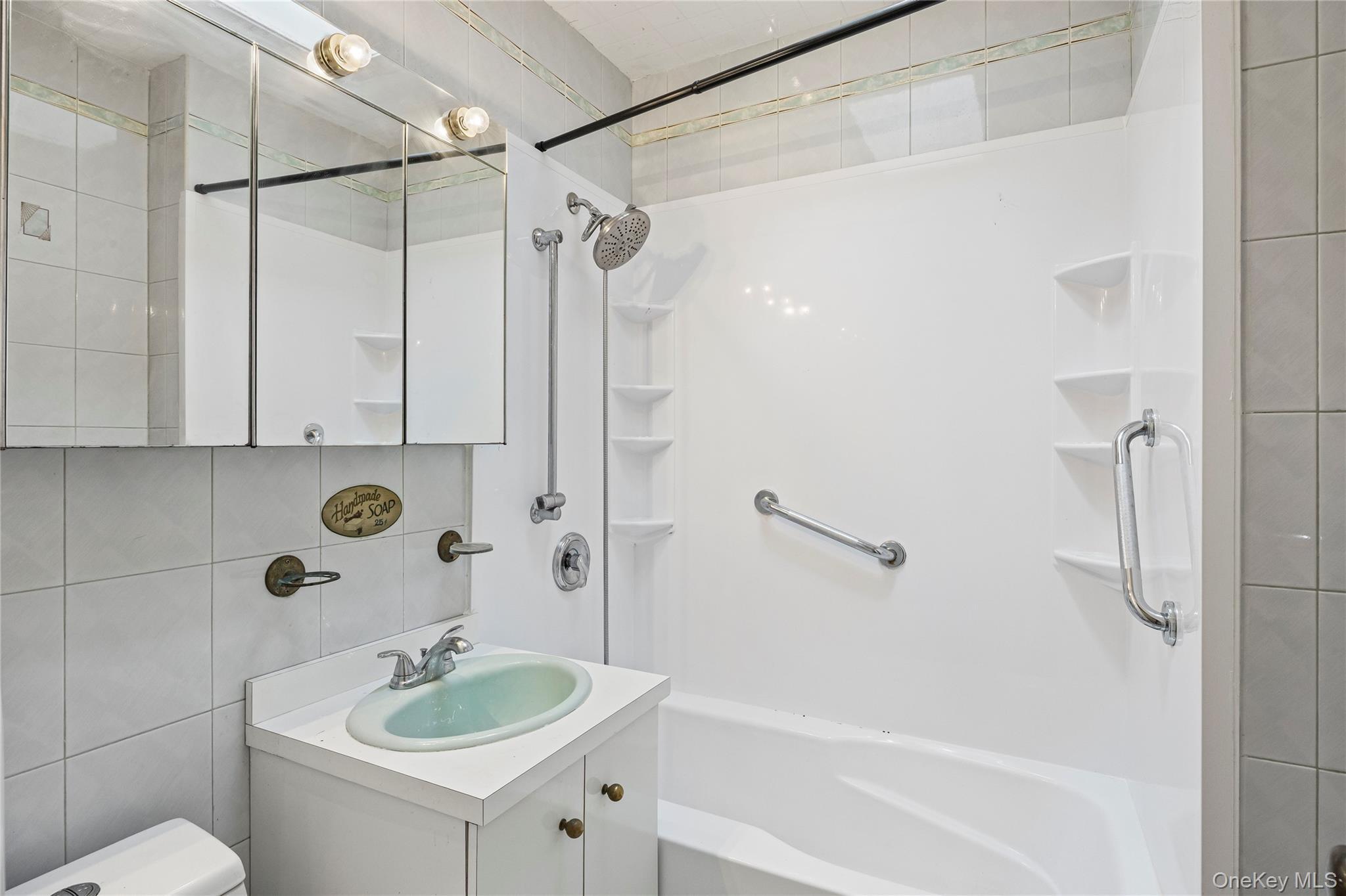 Single Family Groton Queens, NY 11375, MLS-938661-19