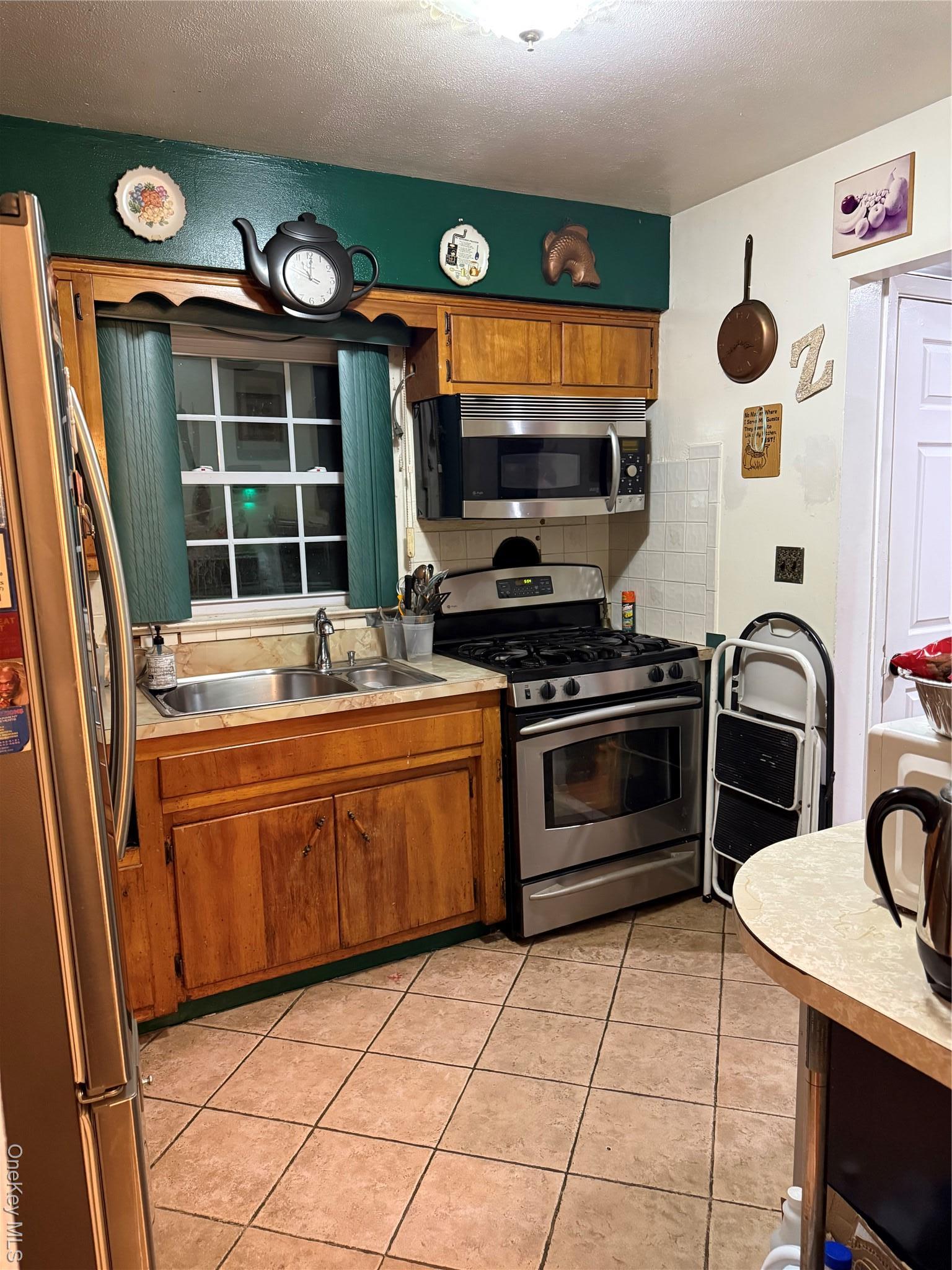 Single Family 220th Queens, NY 11413, MLS-938705-5