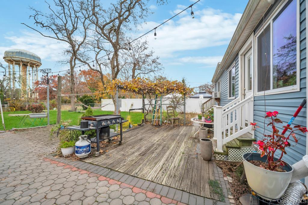 Single Family Winthrop Nassau County, NY 11553, MLS-938716-11