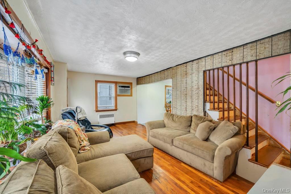 Single Family Winthrop Nassau County, NY 11553, MLS-938716-15