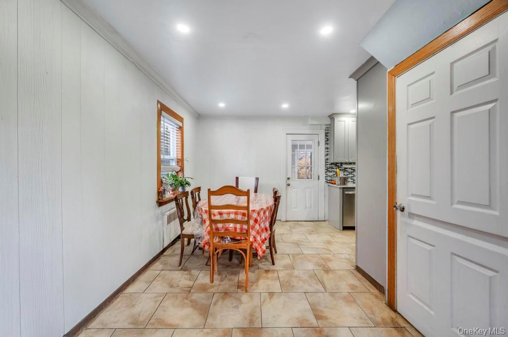 Single Family Winthrop Nassau County, NY 11553, MLS-938716-18