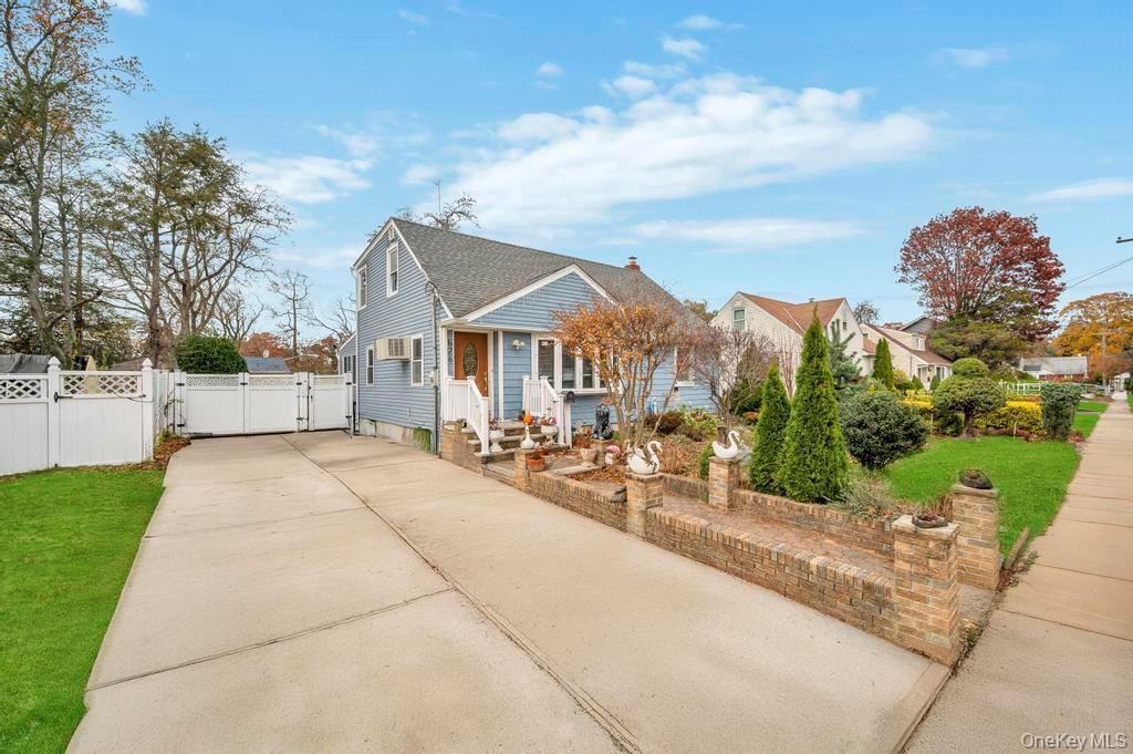 Single Family Winthrop Nassau County, NY 11553, MLS-938716-2