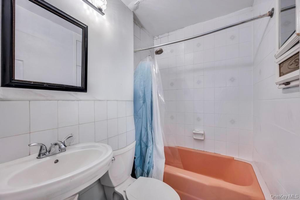 Single Family Winthrop Nassau County, NY 11553, MLS-938716-21