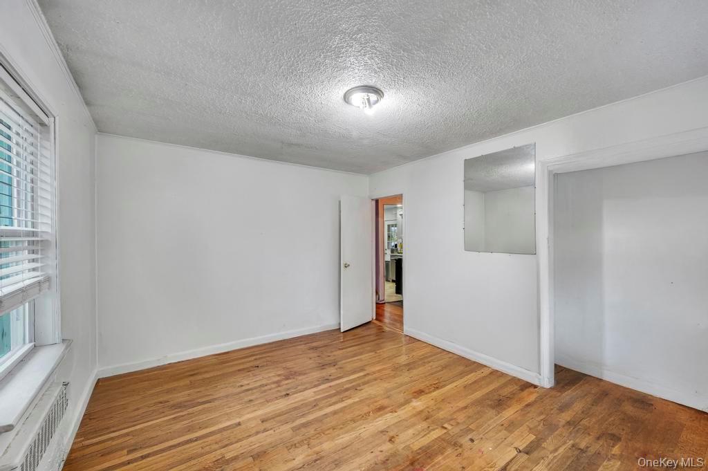 Single Family Winthrop Nassau County, NY 11553, MLS-938716-26