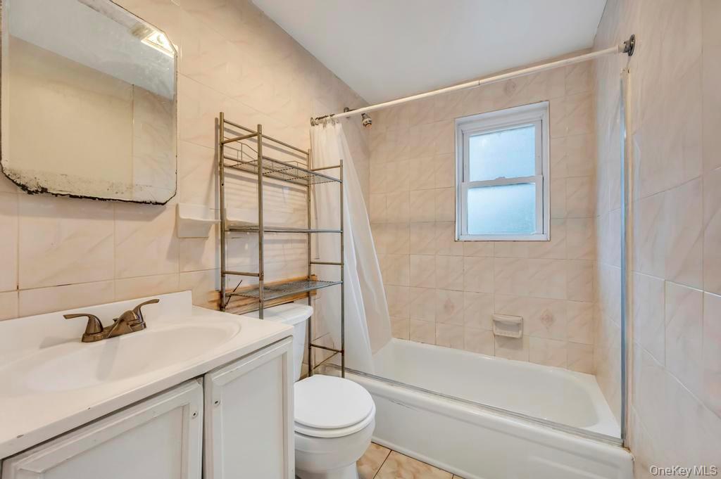 Single Family Winthrop Nassau County, NY 11553, MLS-938716-31