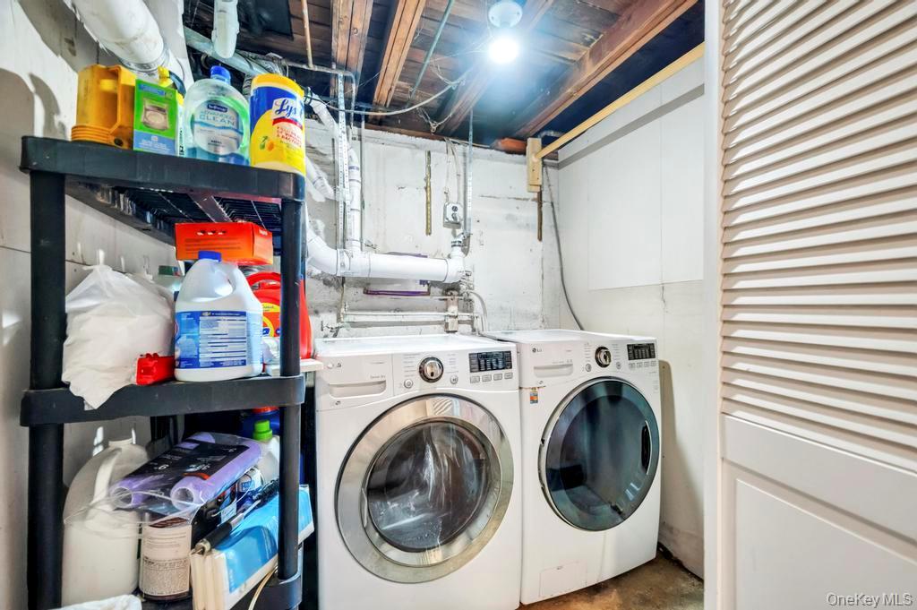 Single Family Winthrop Nassau County, NY 11553, MLS-938716-34