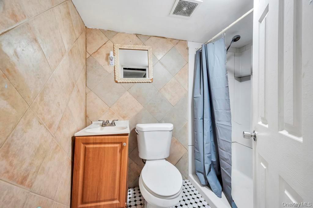 Single Family Winthrop Nassau County, NY 11553, MLS-938716-35