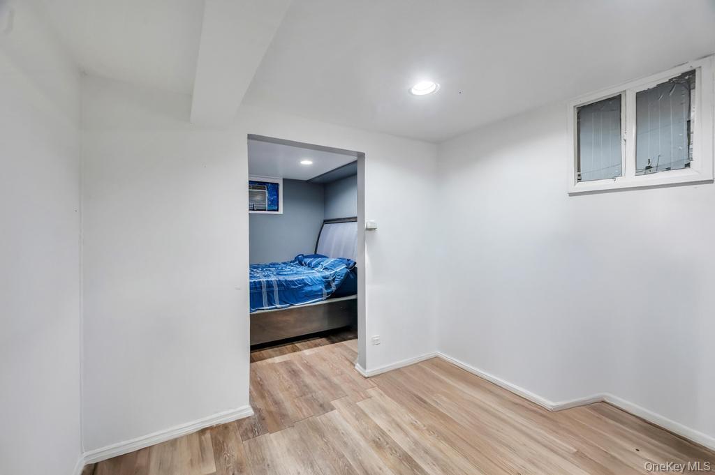 Single Family Winthrop Nassau County, NY 11553, MLS-938716-36