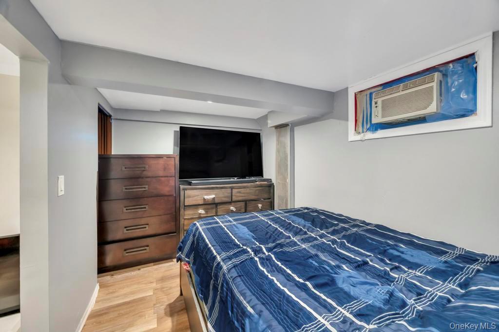 Single Family Winthrop Nassau County, NY 11553, MLS-938716-37