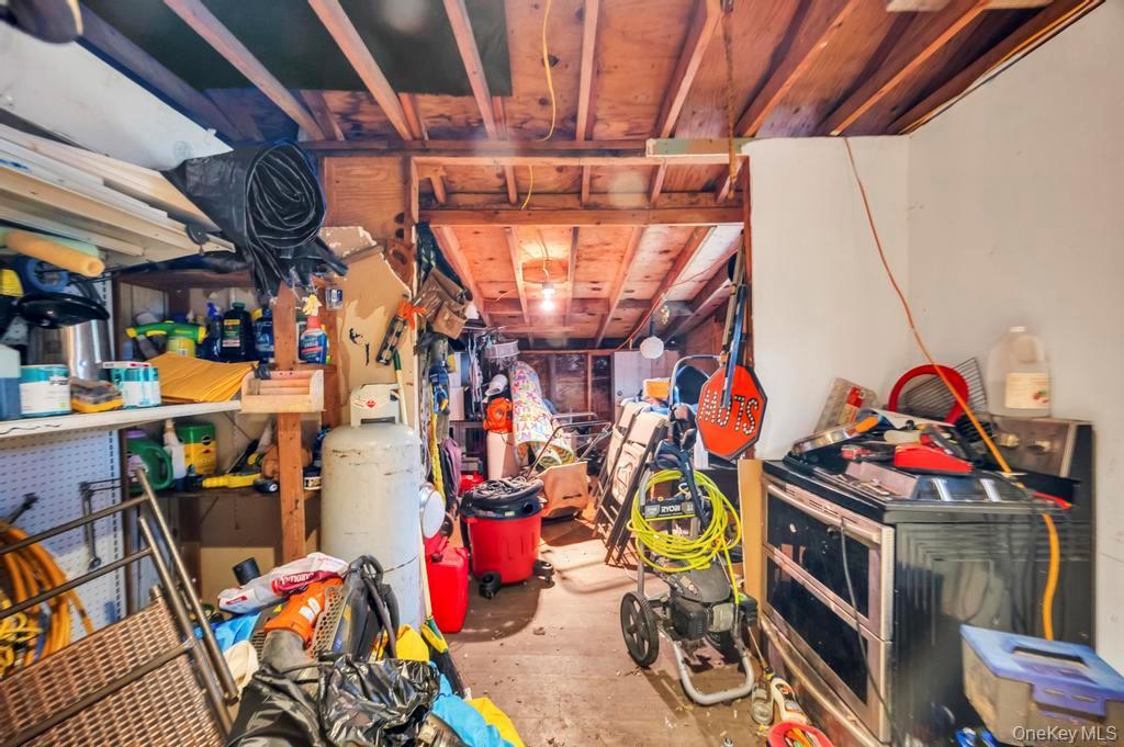 Single Family Winthrop Nassau County, NY 11553, MLS-938716-39