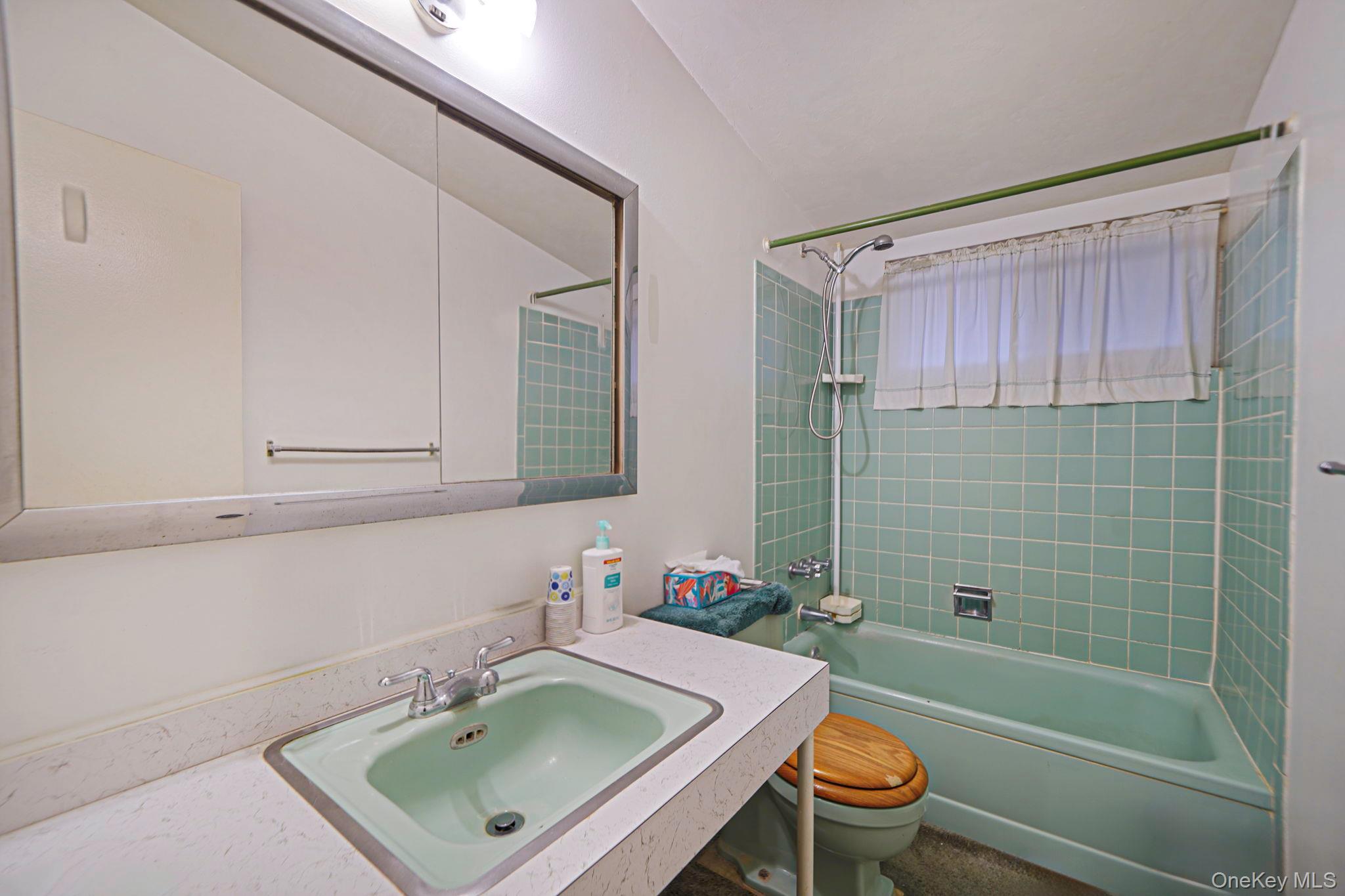 Single Family Cabin  Suffolk County, NY 11733, MLS-938730-21