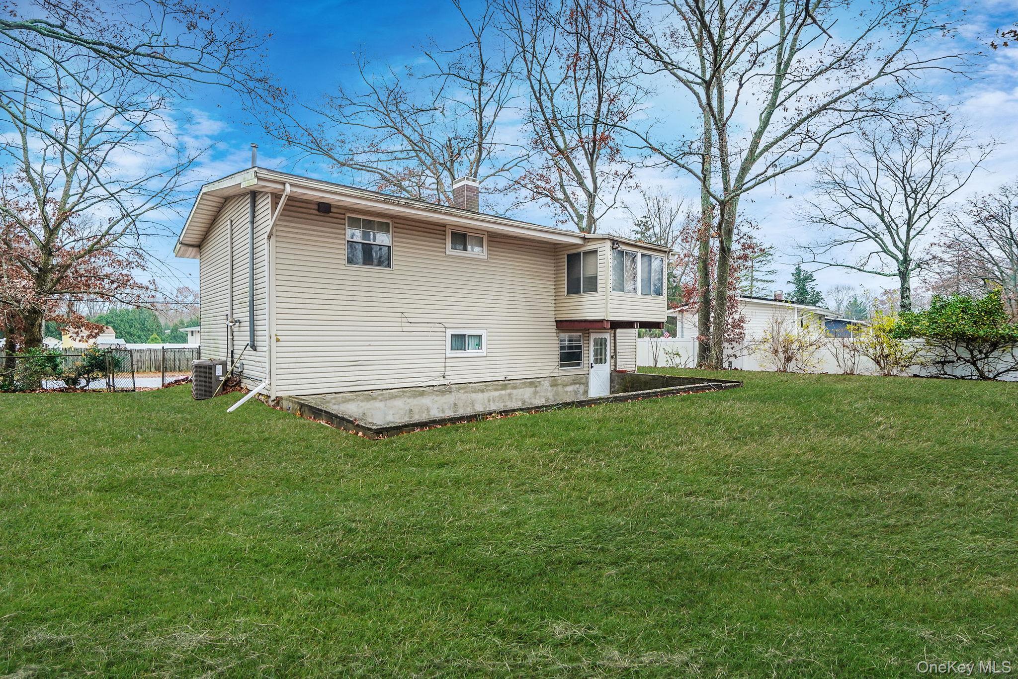 Single Family Cabin  Suffolk County, NY 11733, MLS-938730-22