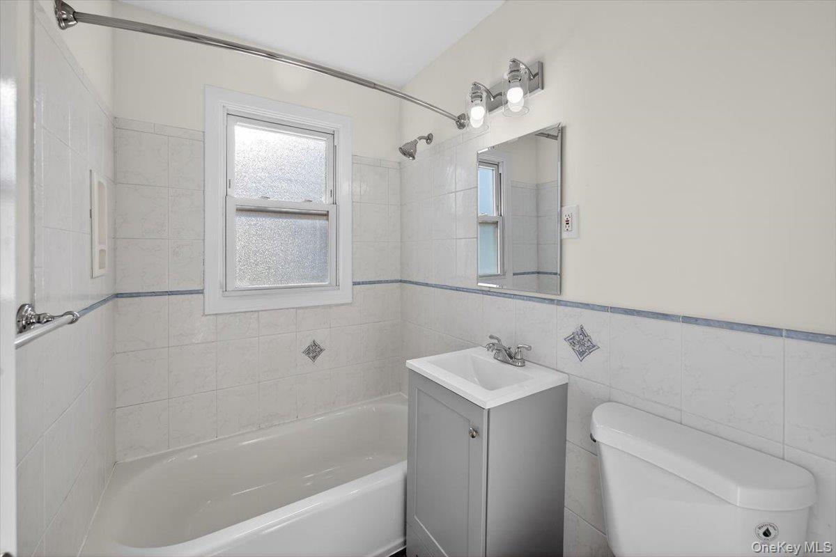 Single Family Glenda  Suffolk County, NY 11704, MLS-938746-7