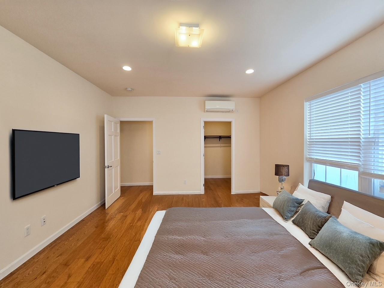 Single Family 155  Queens, NY 11354, MLS-938758-24