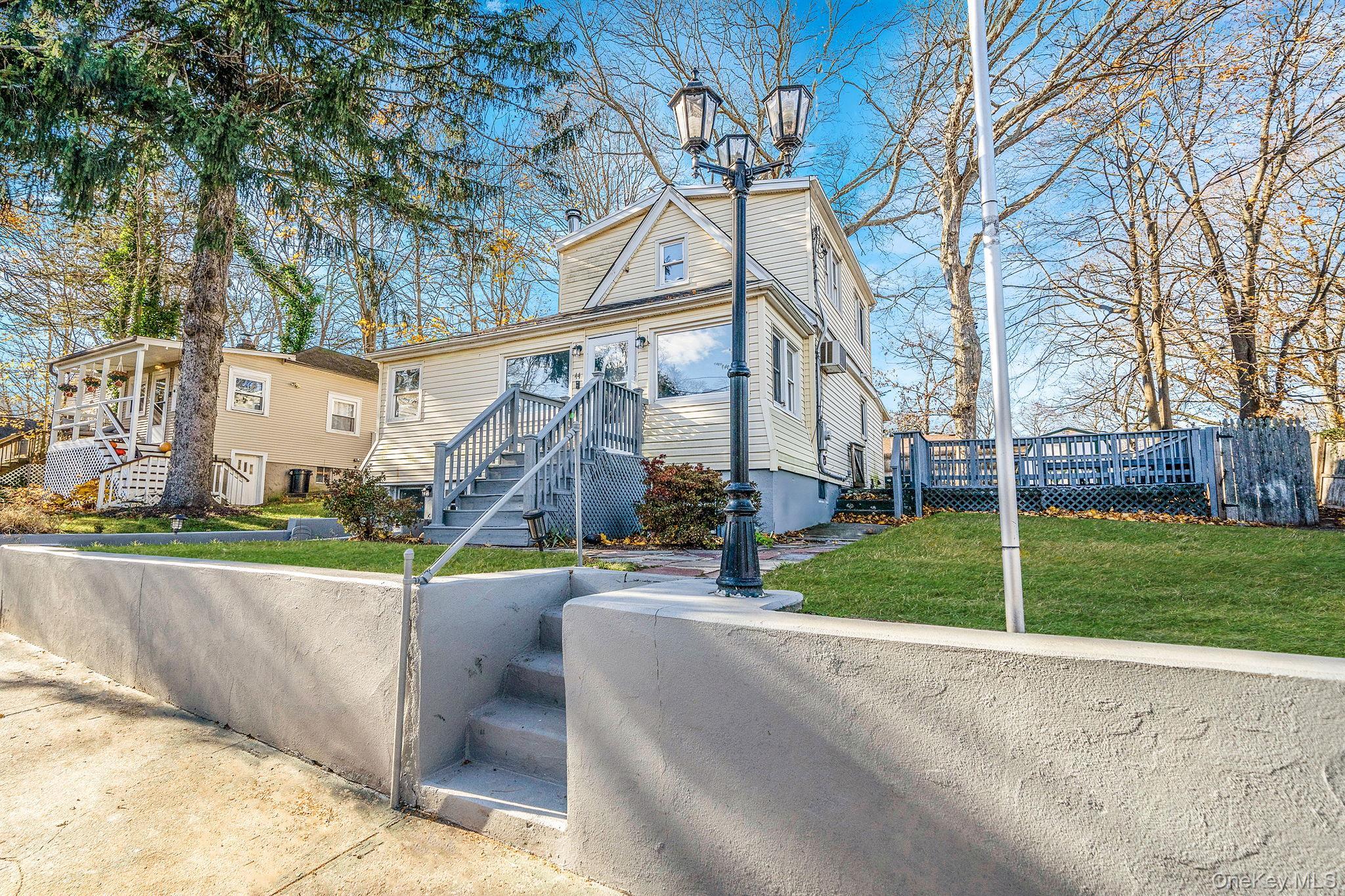 Single Family Lynbrook  Suffolk County, NY 11789, MLS-938766-3