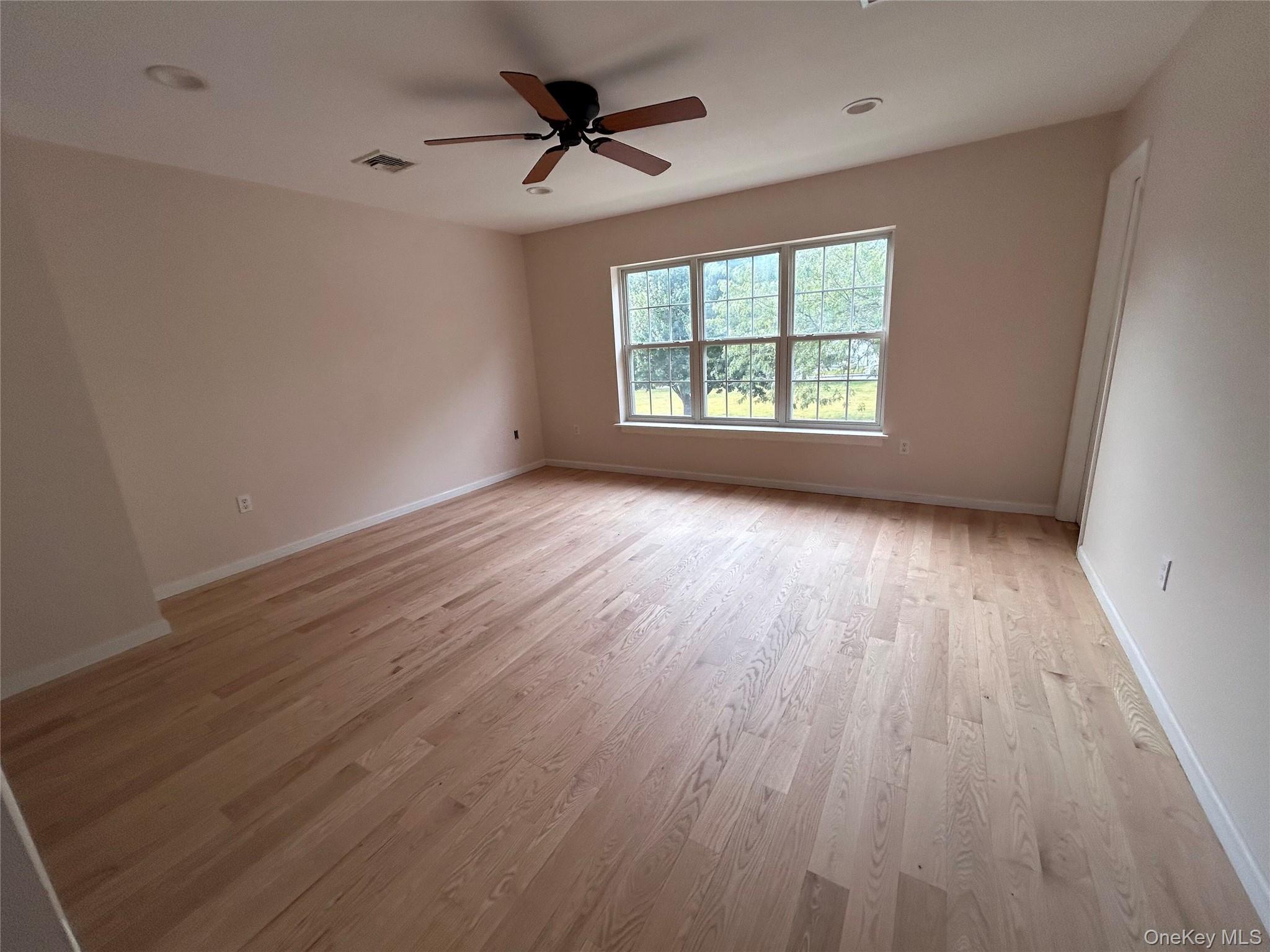 Single Family Kings Dutchess County, NY 12564, MLS-938784-12