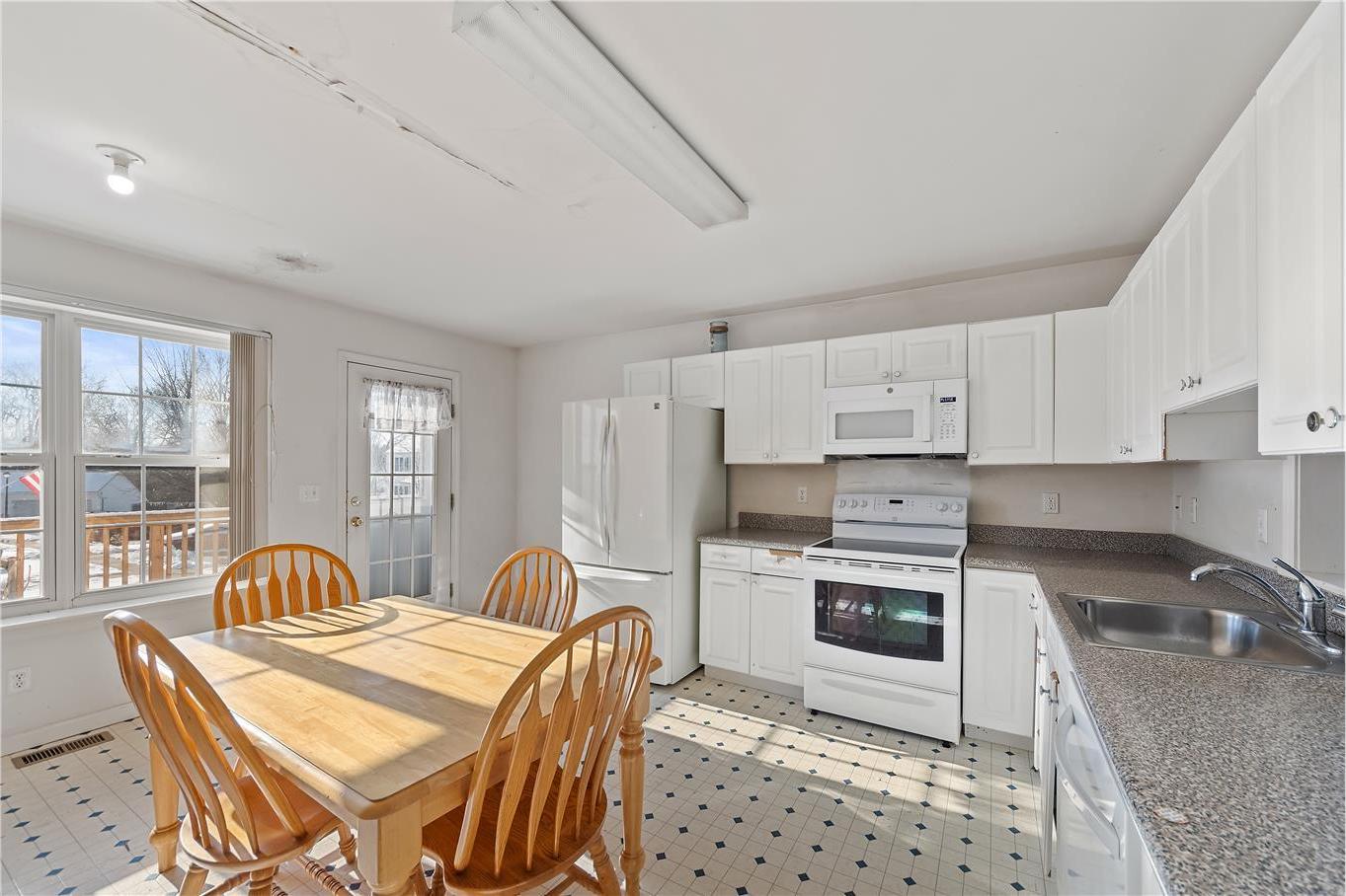 Single Family Kings Dutchess County, NY 12564, MLS-938784-4