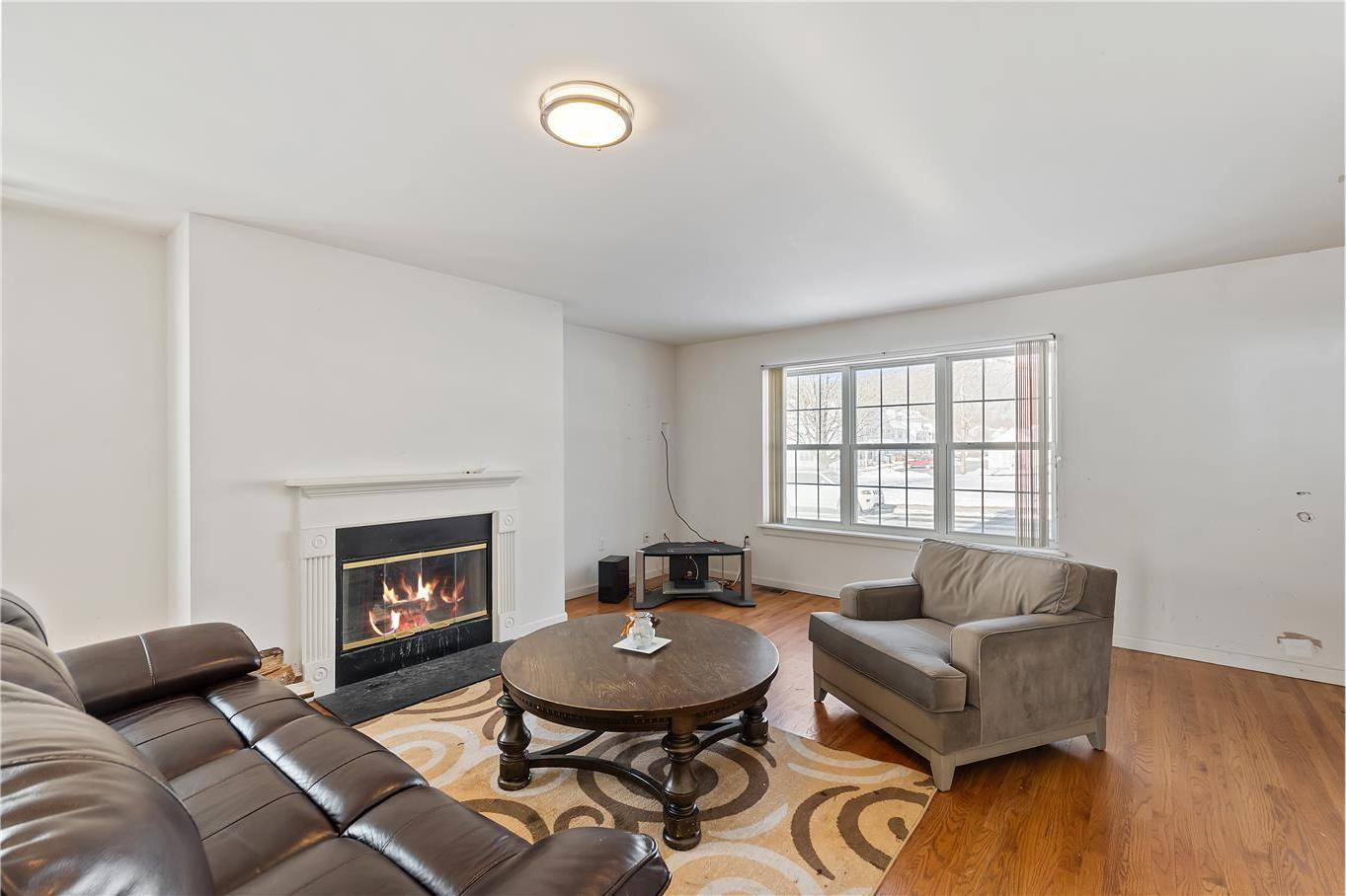 Single Family Kings Dutchess County, NY 12564, MLS-938784-5