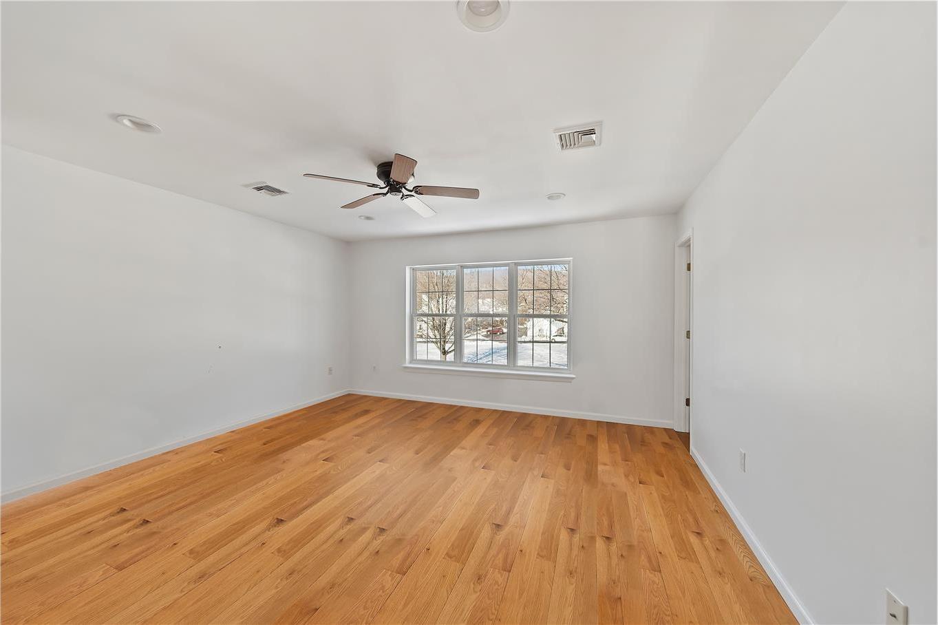 Single Family Kings Dutchess County, NY 12564, MLS-938784-9