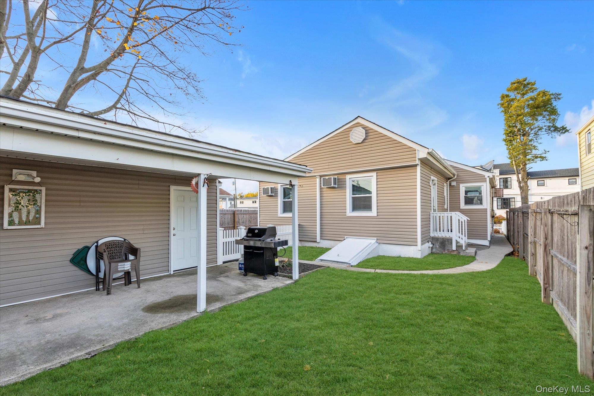 Single Family Piave  Suffolk County, NY 11757, MLS-938803-13