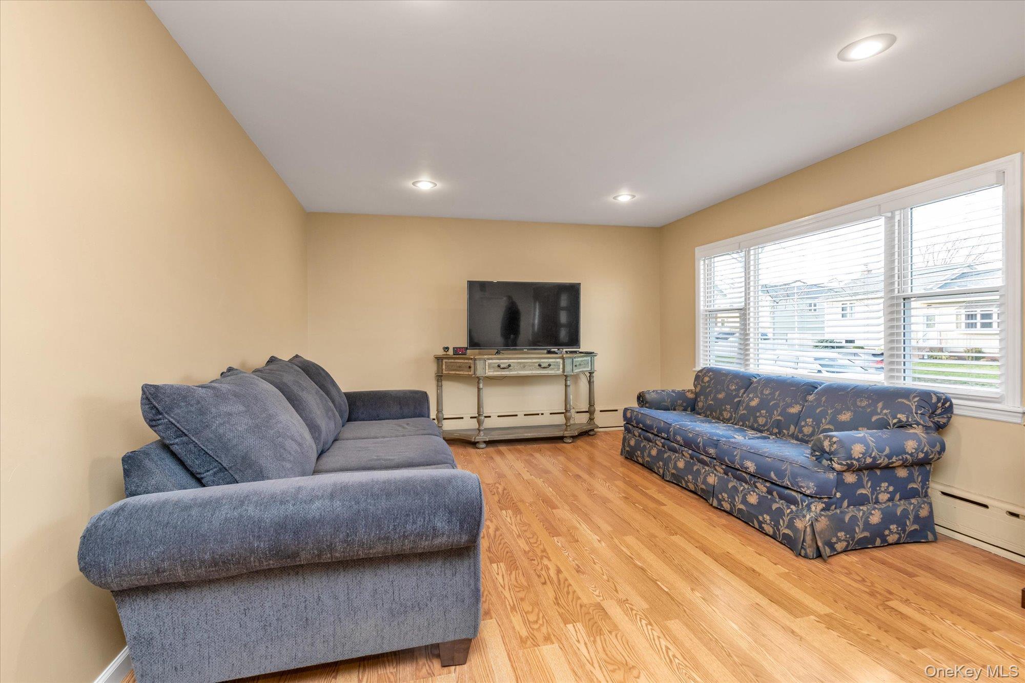 Single Family Piave  Suffolk County, NY 11757, MLS-938803-2