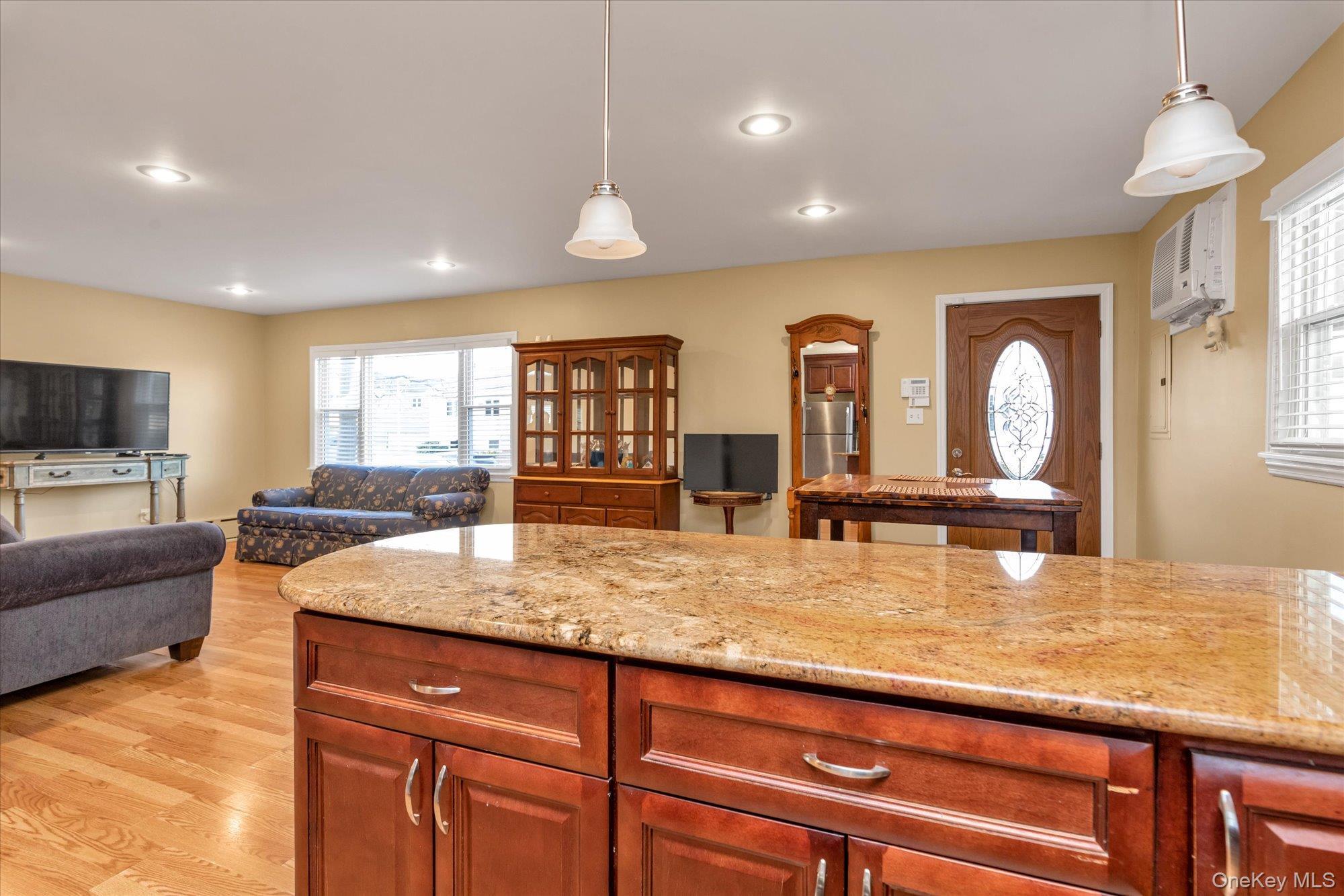 Single Family Piave  Suffolk County, NY 11757, MLS-938803-8