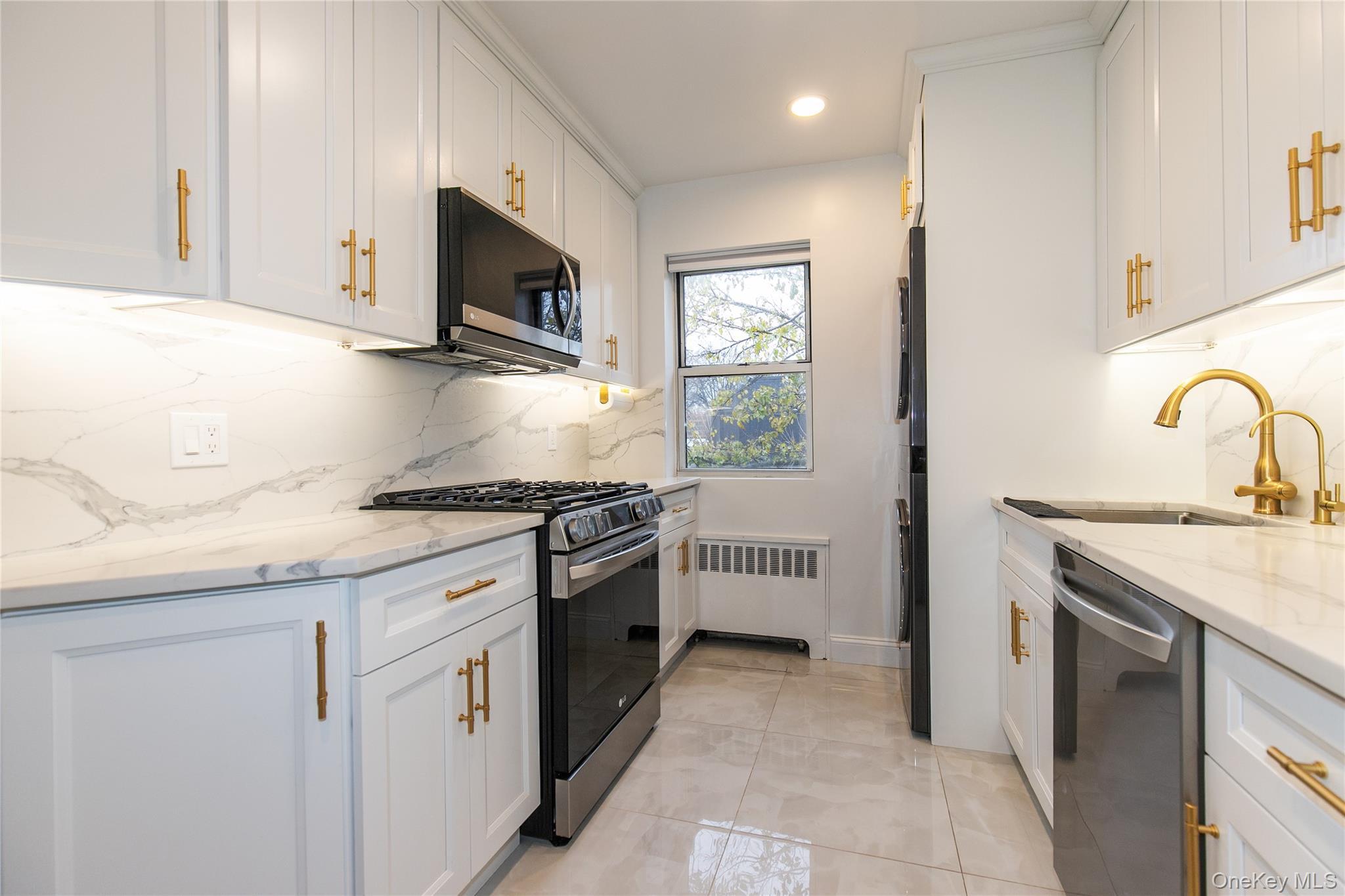 Coop Wooleys Nassau County, NY 11023, MLS-938813-12