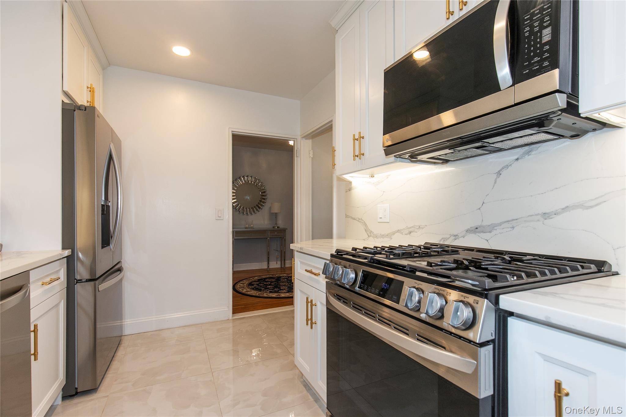 Coop Wooleys Nassau County, NY 11023, MLS-938813-13