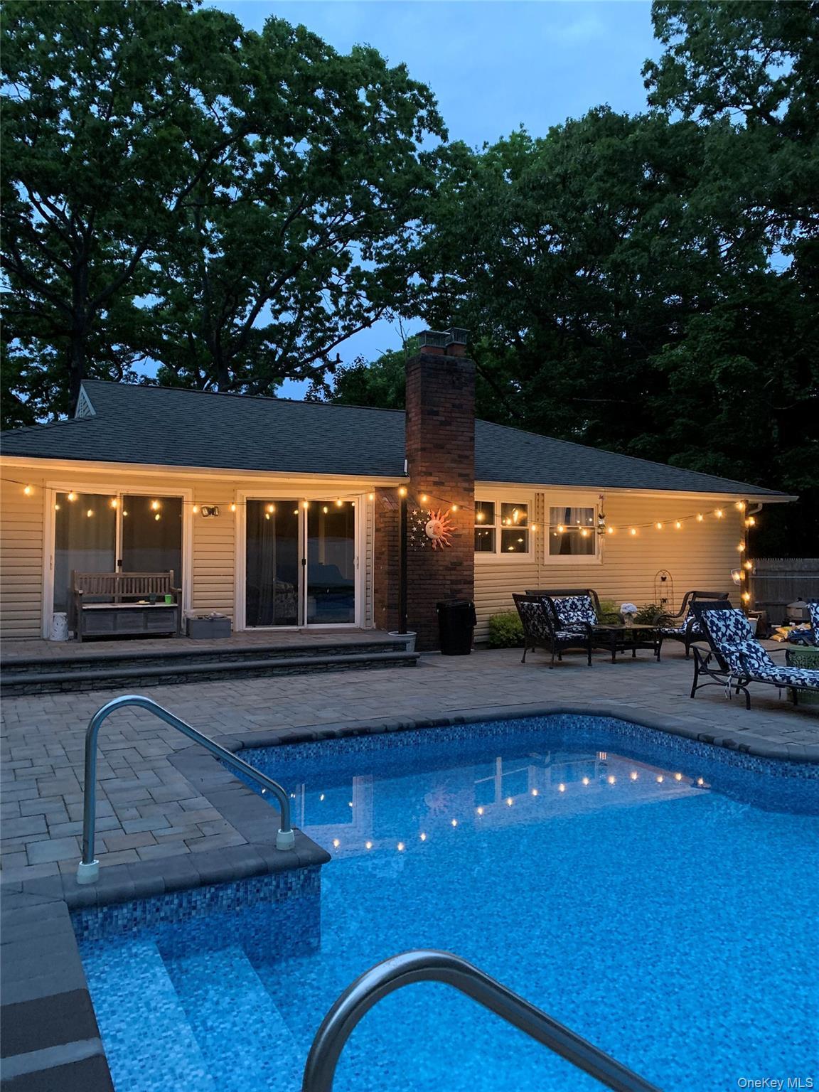 Single Family Park  Suffolk County, NY 11778, MLS-938817-38