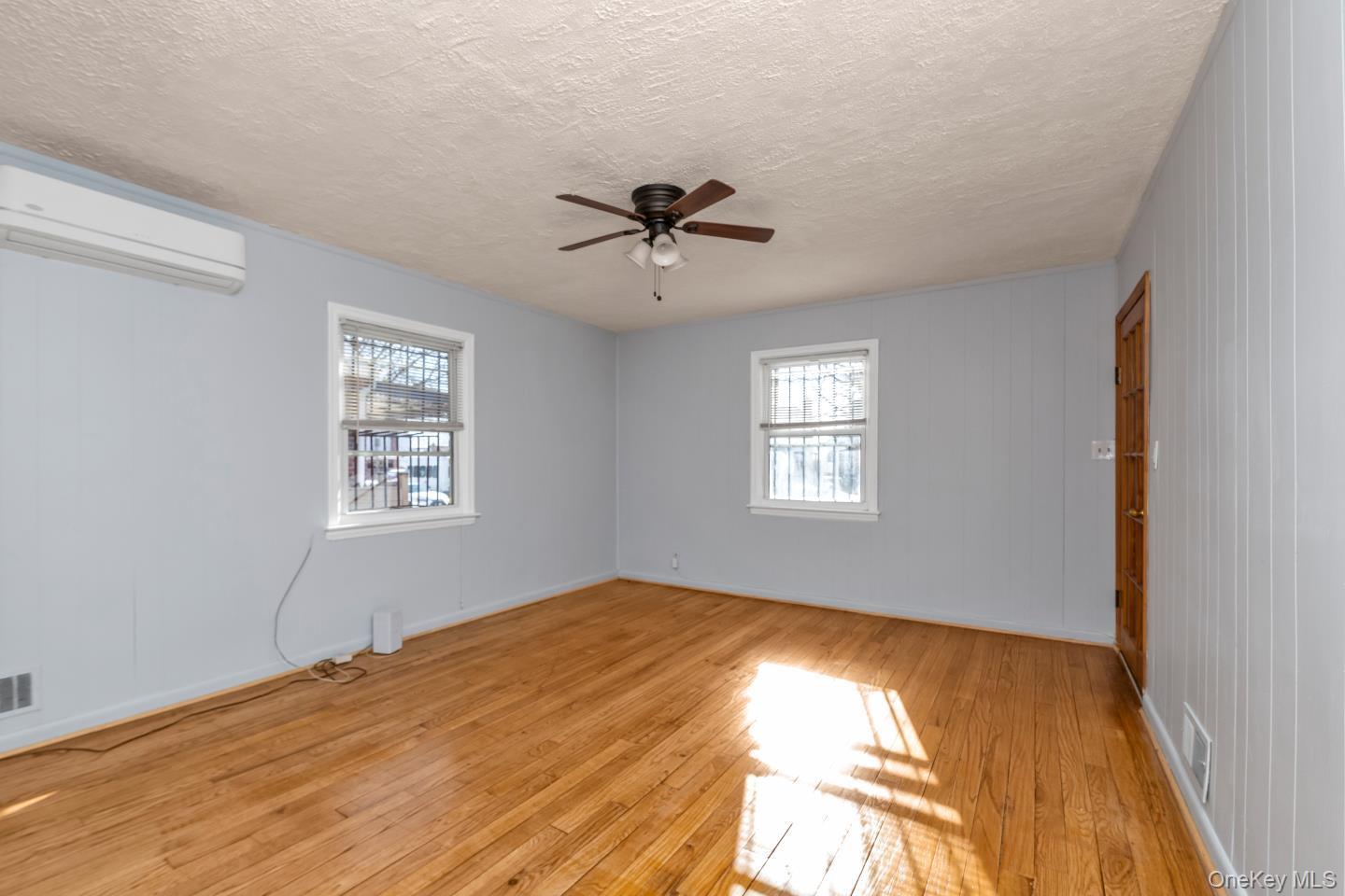 Single Family 130th Queens, NY 11413, MLS-938841-4