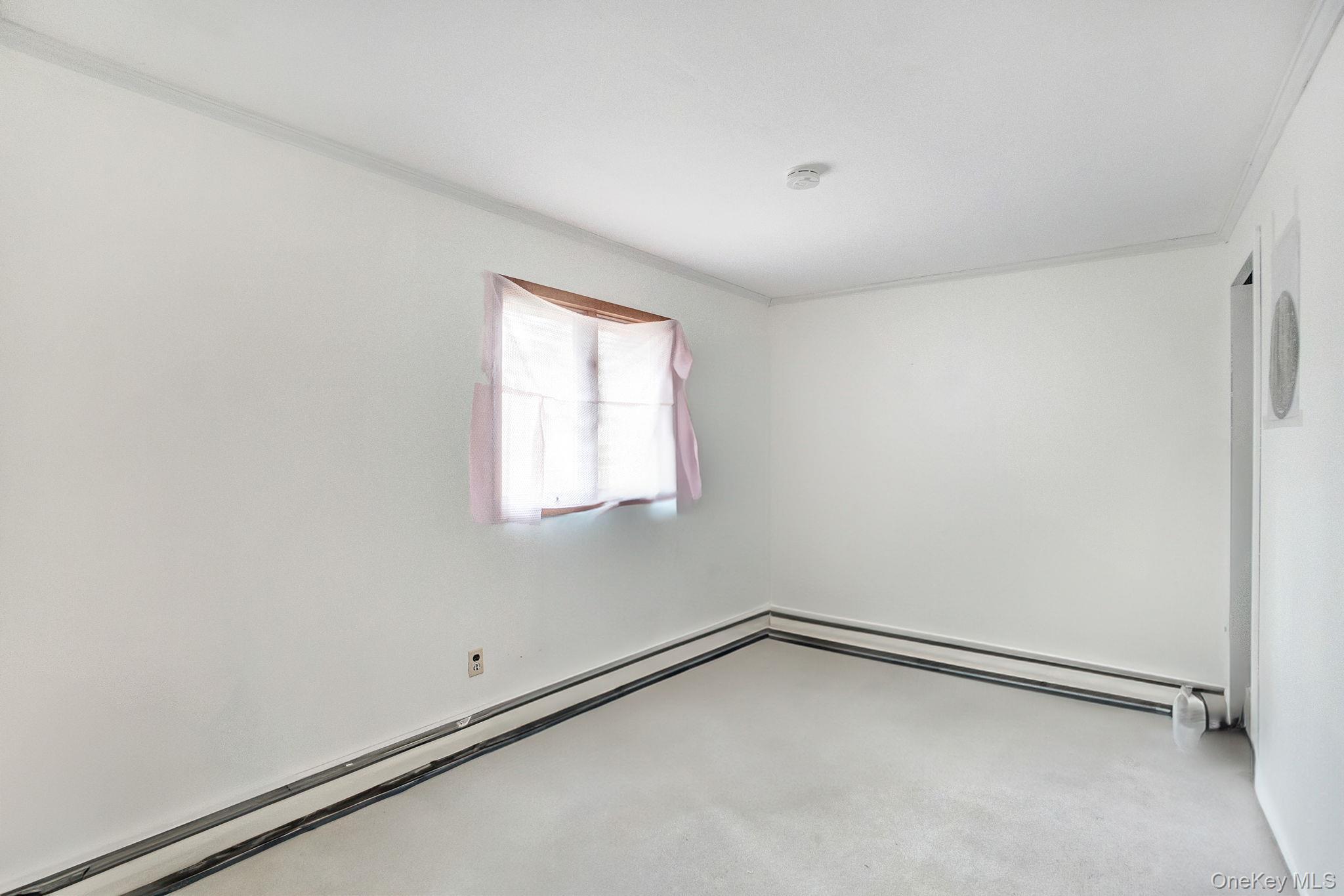 Single Family Evergreen Suffolk County, NY 11778, MLS-938859-15