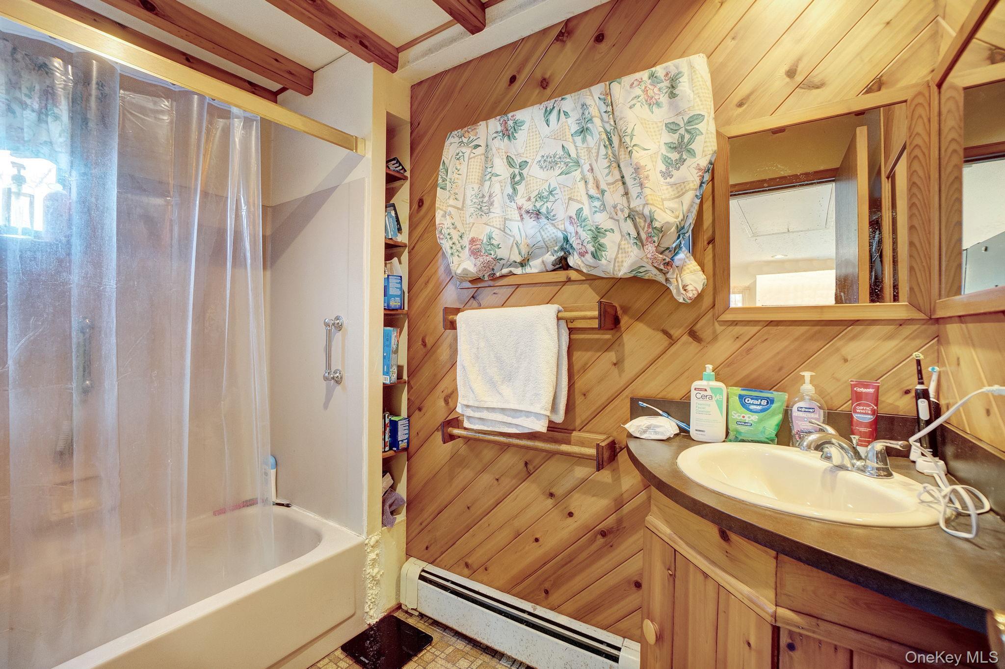 Single Family Evergreen Suffolk County, NY 11778, MLS-938859-16