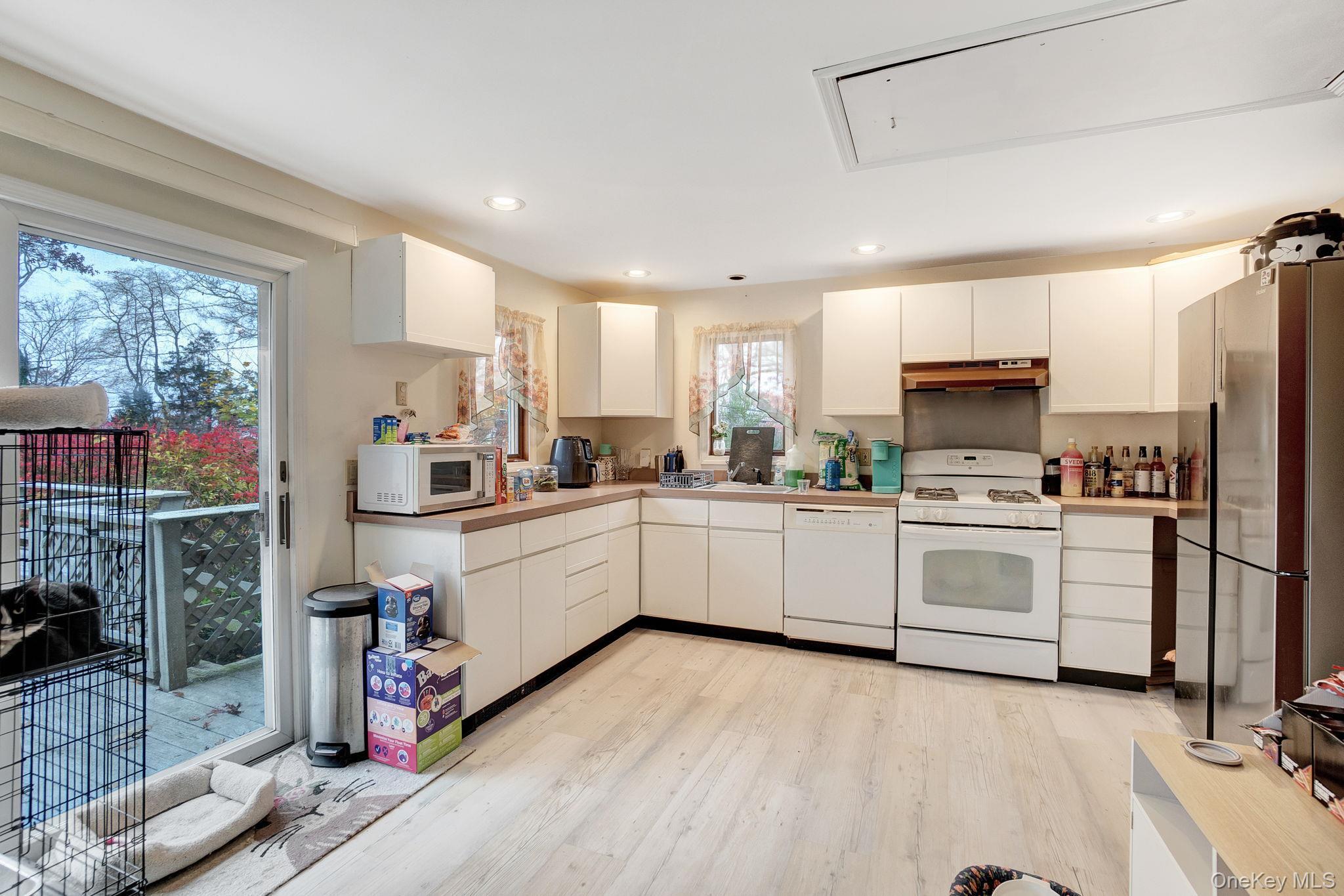 Single Family Evergreen Suffolk County, NY 11778, MLS-938859-4