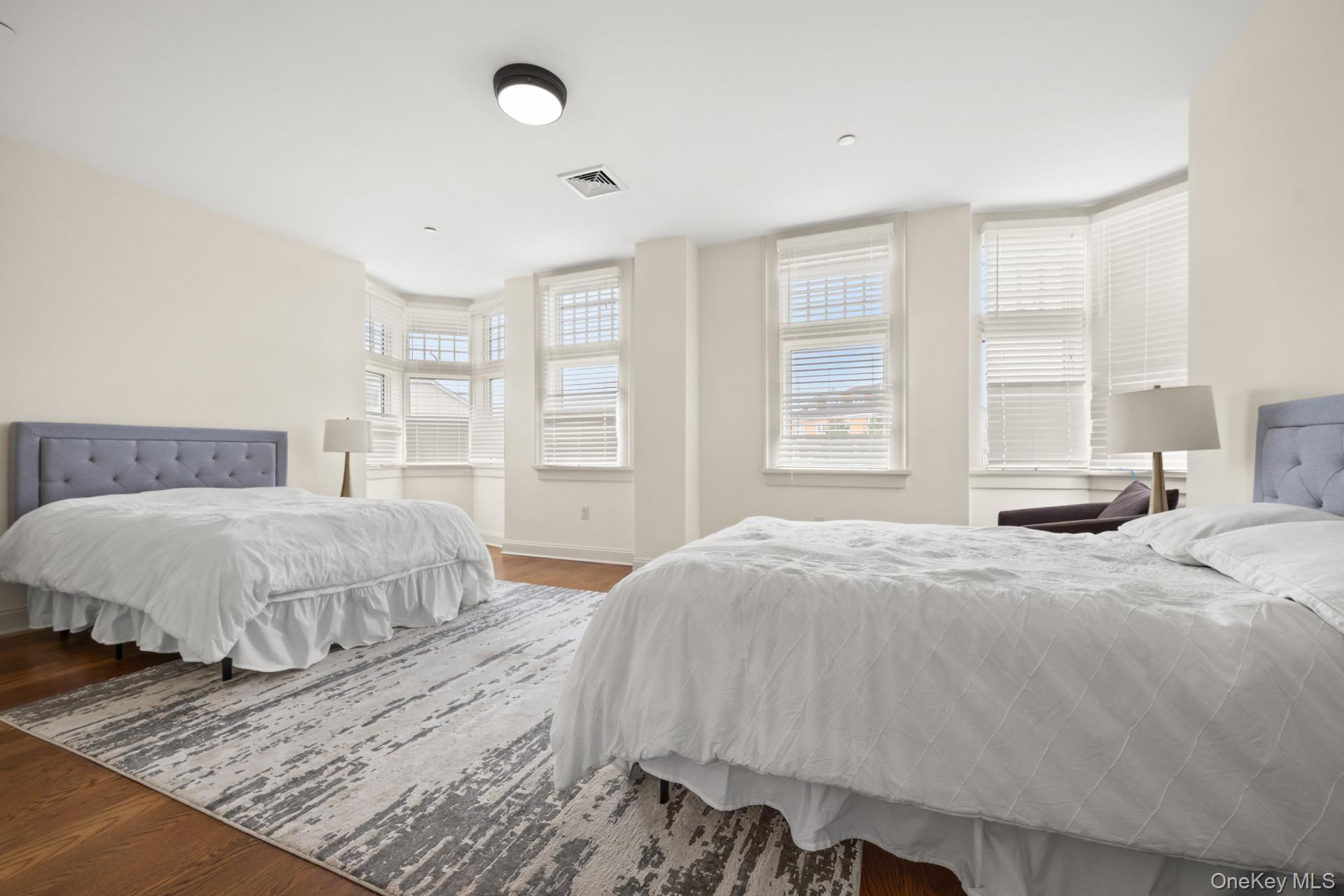 Single Family Goodridge  Bronx, NY 10471, MLS-938874-24