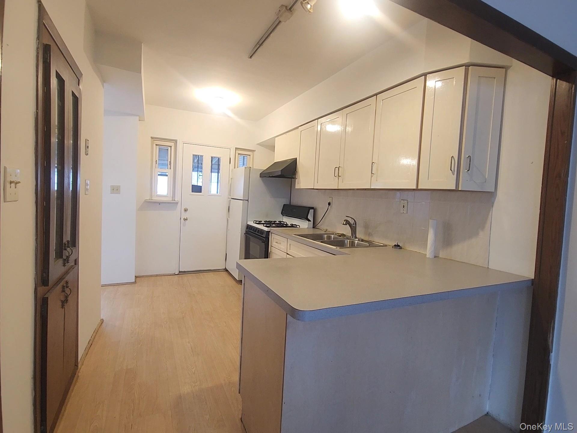 Single Family 26  Queens, NY 11358, MLS-938914-11