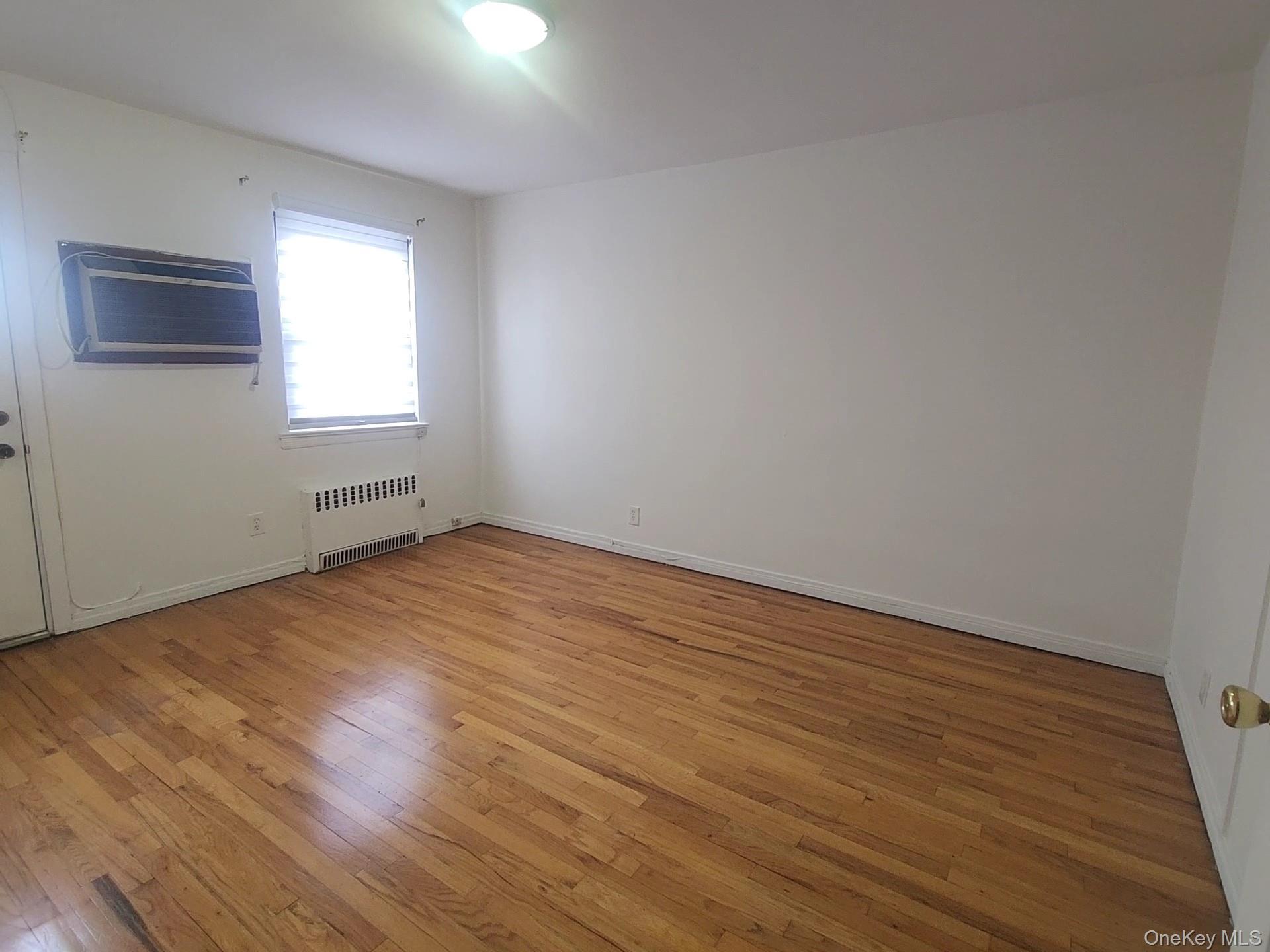 Single Family 26  Queens, NY 11358, MLS-938914-4