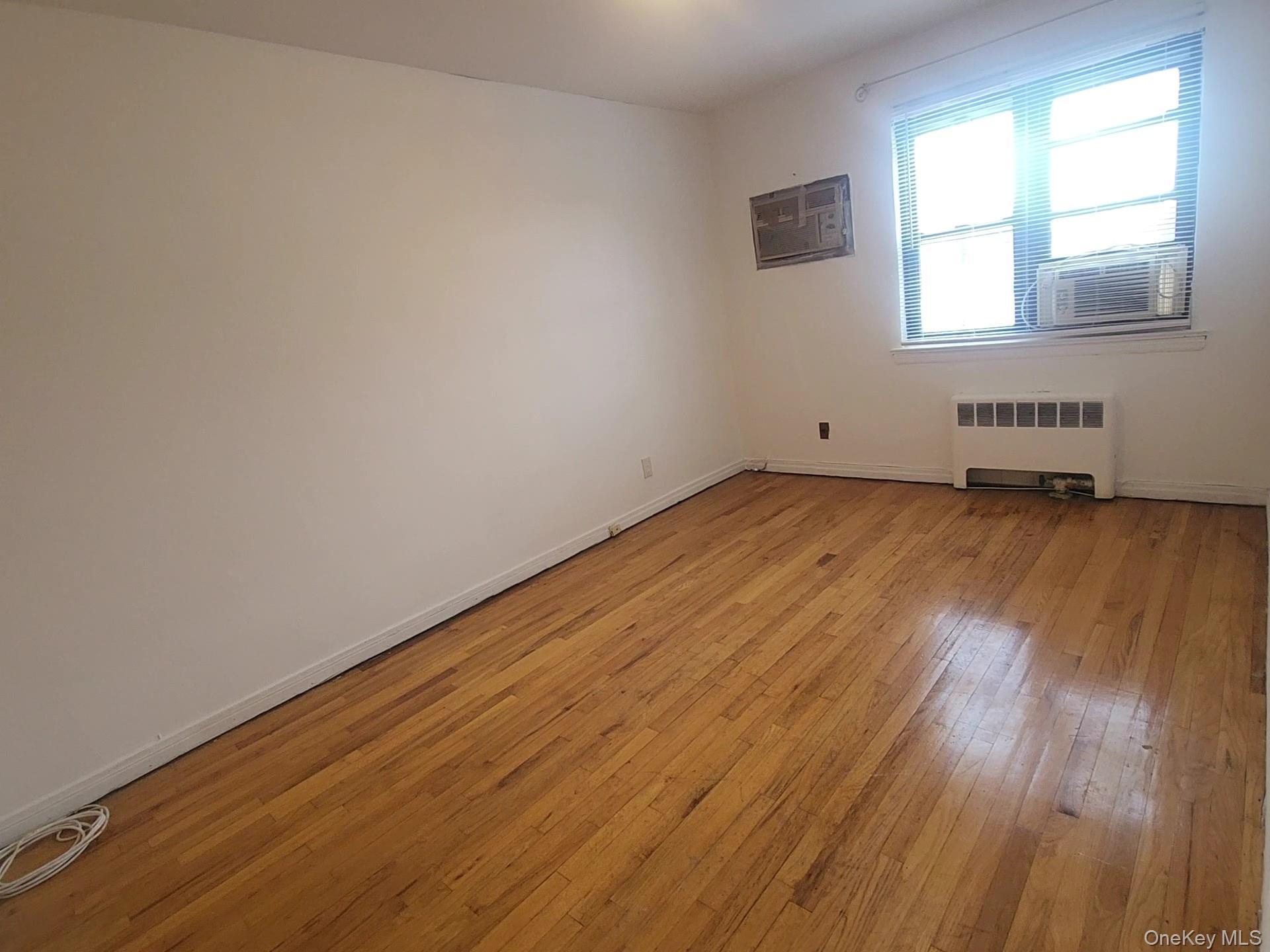 Single Family 26  Queens, NY 11358, MLS-938914-6