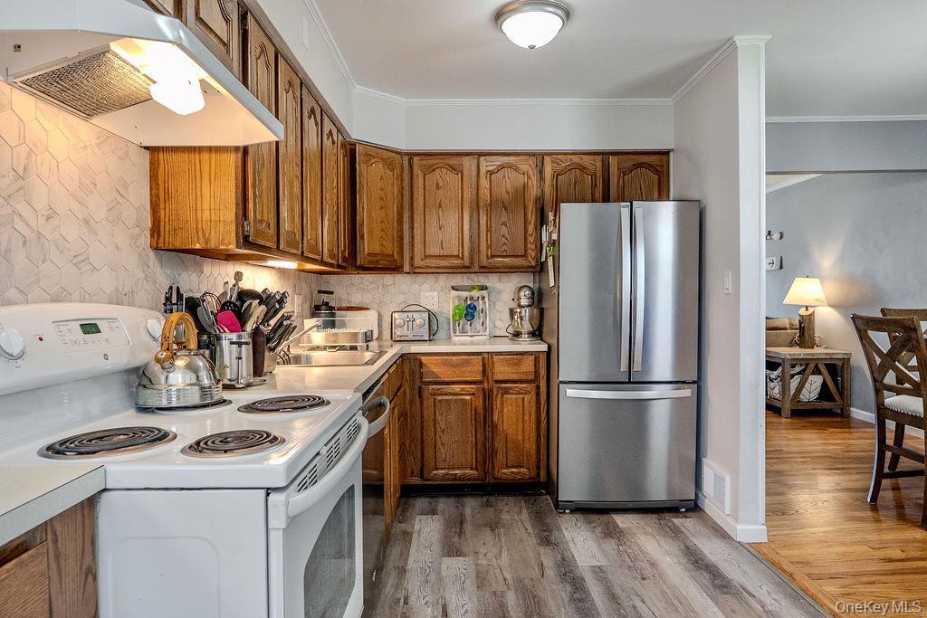Single Family Midwood  Nassau County, NY 11735, MLS-938921-6