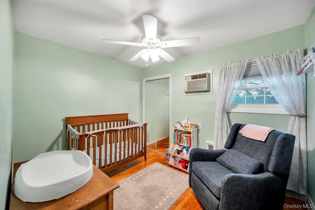 Single Family Oak Nassau County, NY 11735, MLS-938924-18