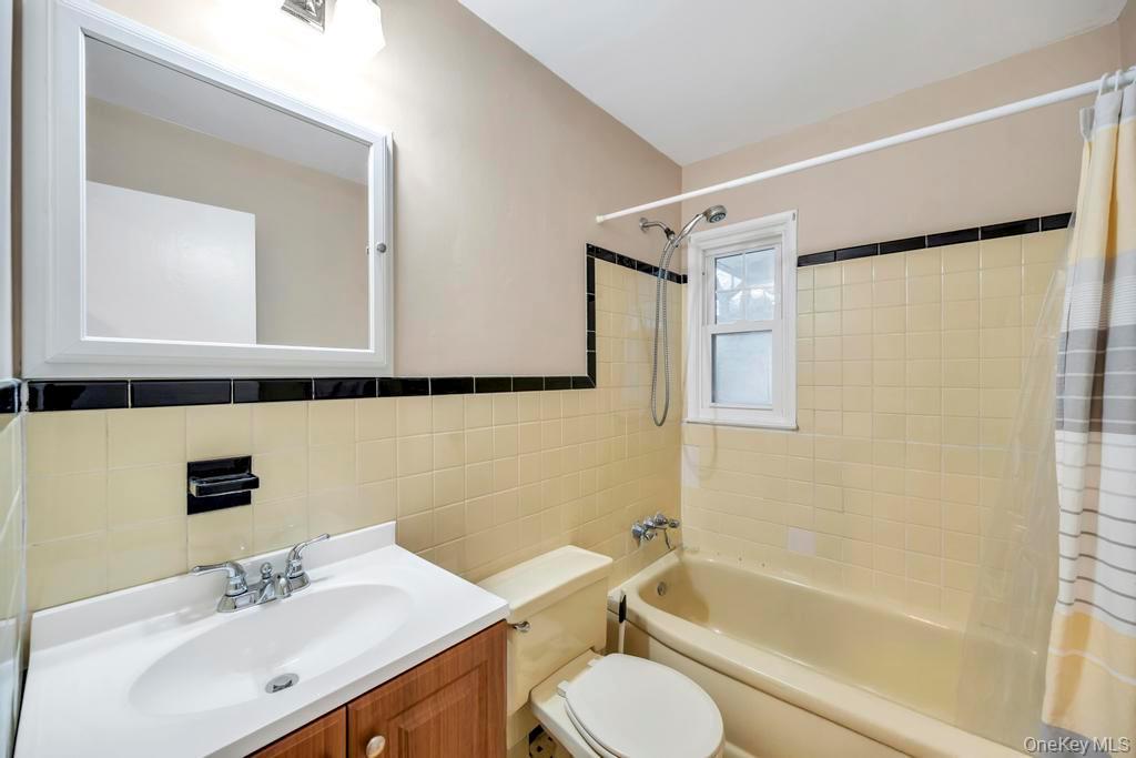 Single Family Oak Nassau County, NY 11735, MLS-938924-19