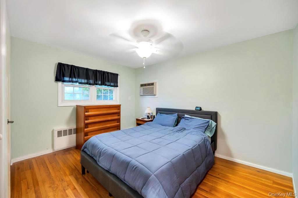 Single Family Oak Nassau County, NY 11735, MLS-938924-20